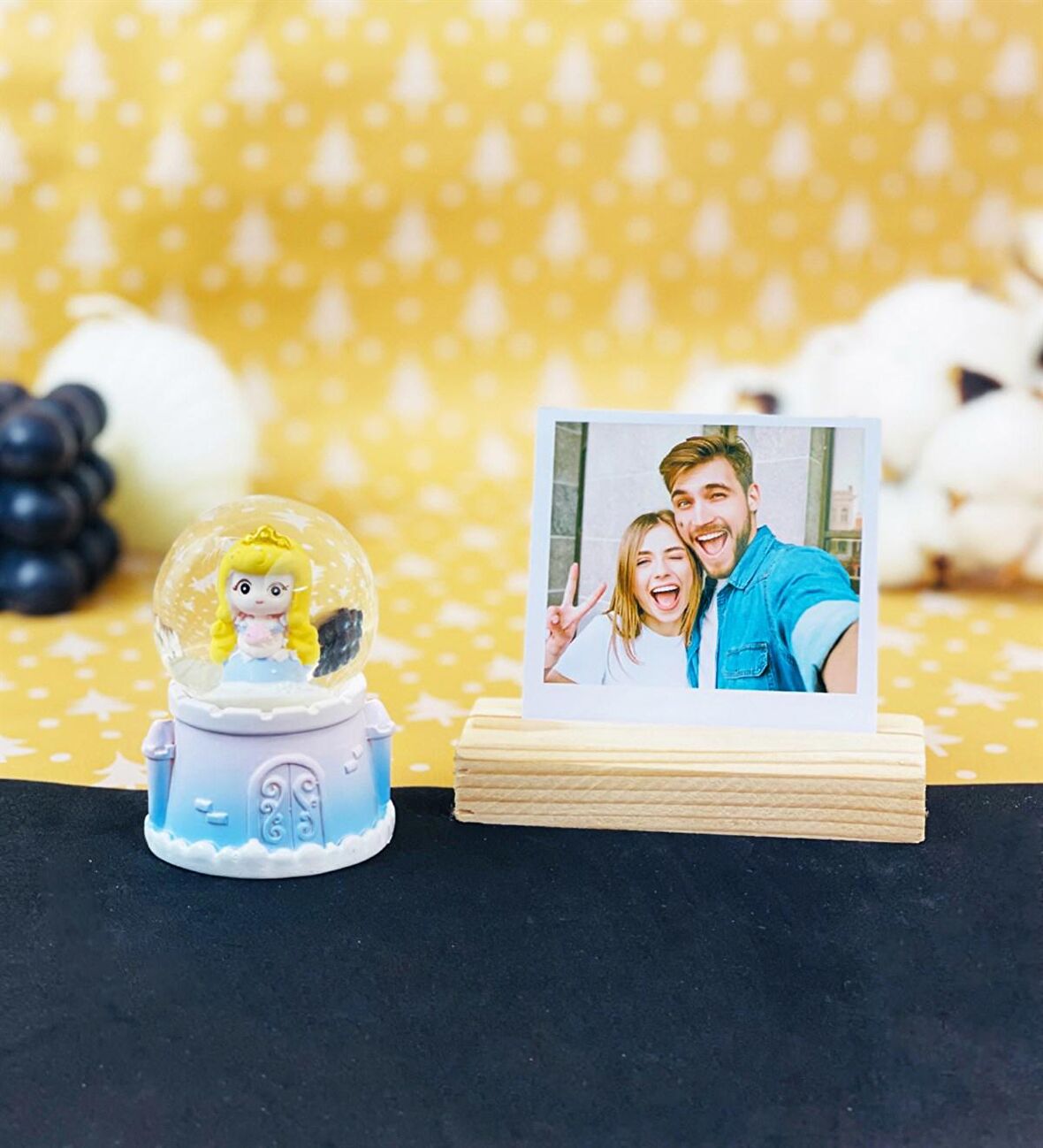 Sevimli Prenses Mini Işıklı Kar Küresi Ve Ahşap Fotoğraf Tutucu 