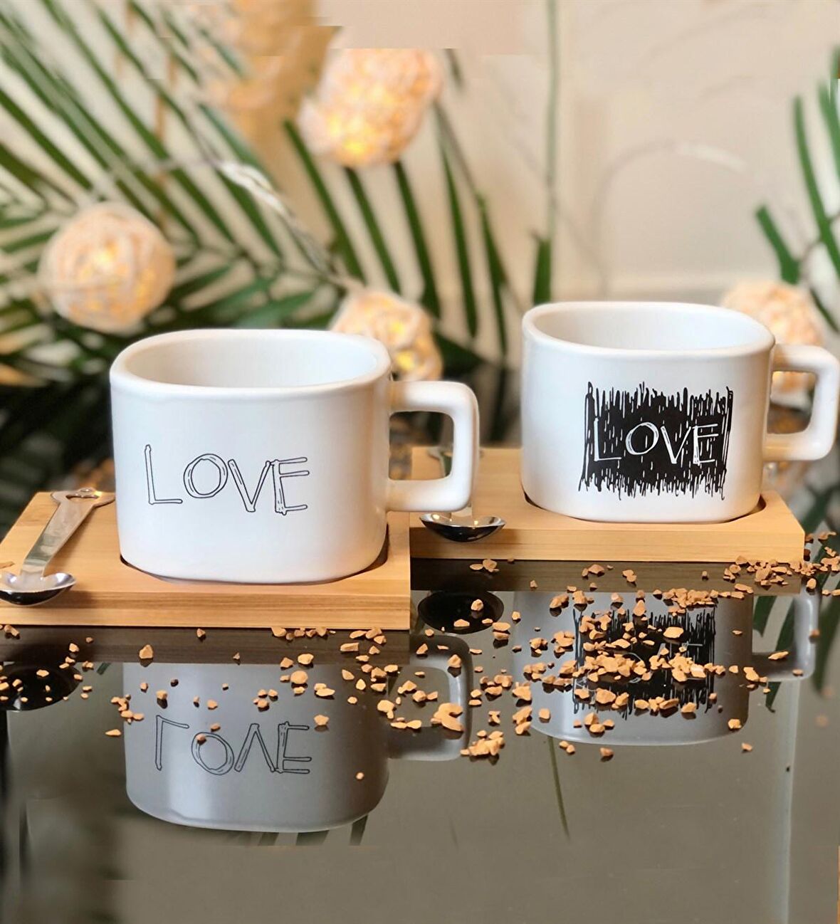 Love Tasarımlı 2'li Ahşap Standlı Kupa Set