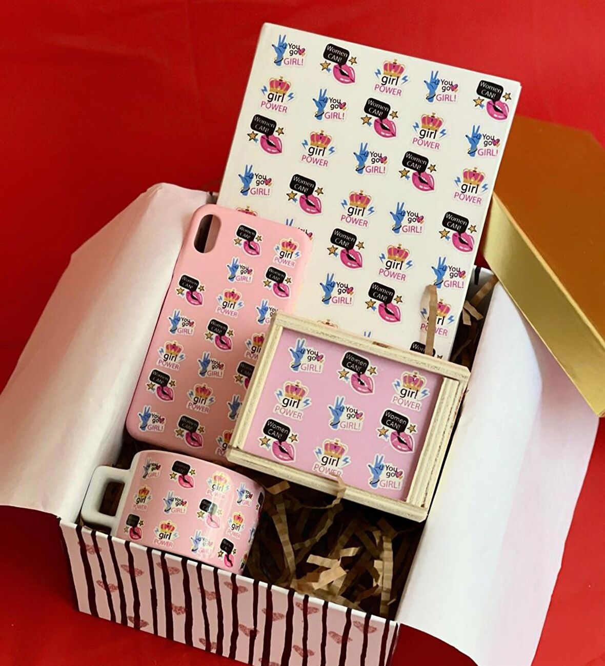 Iphone Telefon Kılıflı Women Can Tasarımlı Kadınlara Özel Hediye Seti