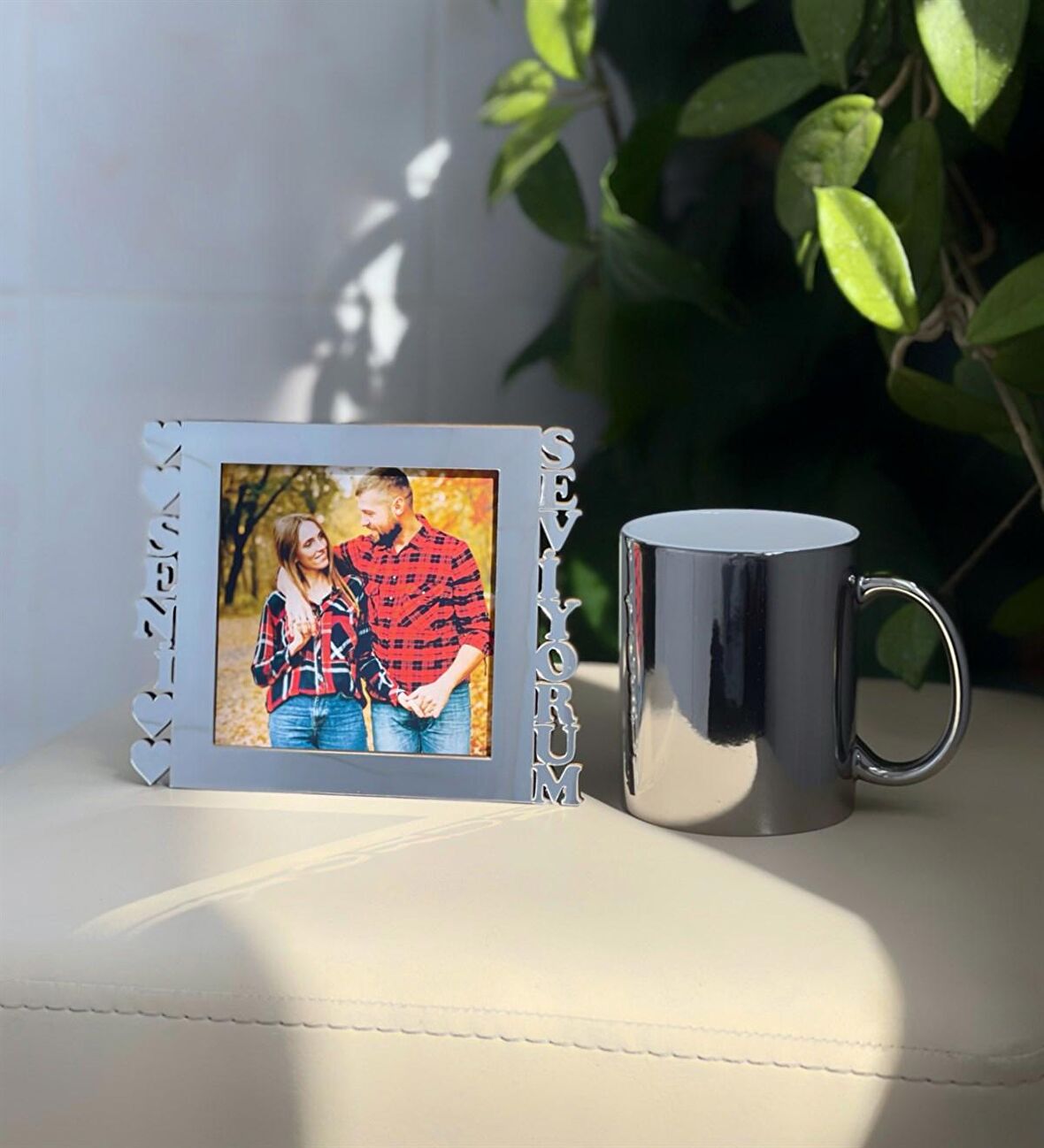 Seni Seviyorum Fotoğraf Standlı Mdf Gümüş Çerçeve Ve Gümüş Kupa Set
