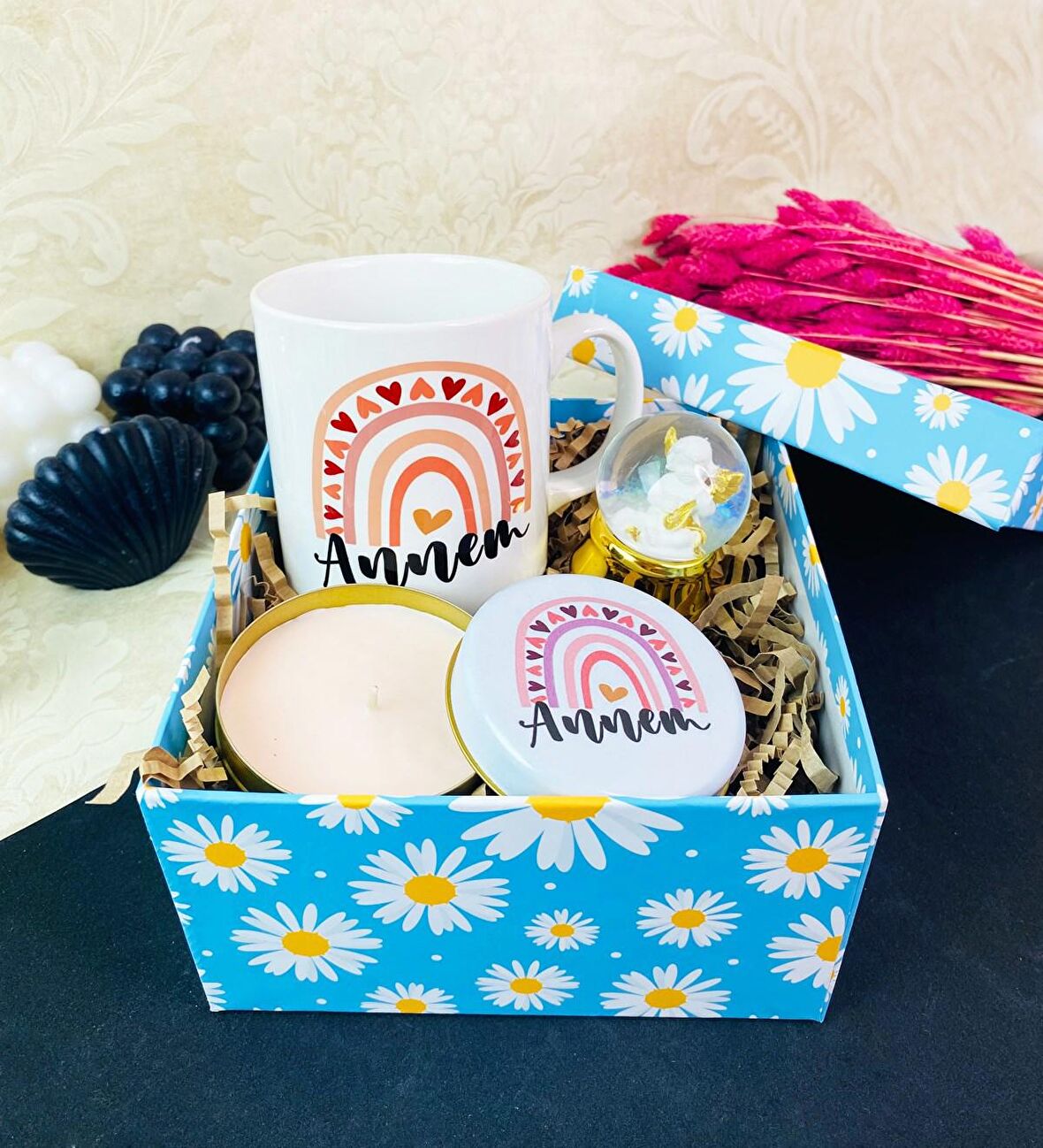 Gökkuşağı Anne Tasarımlı Kupa Mum Ve Kar Küresi Mini Hediye Seti