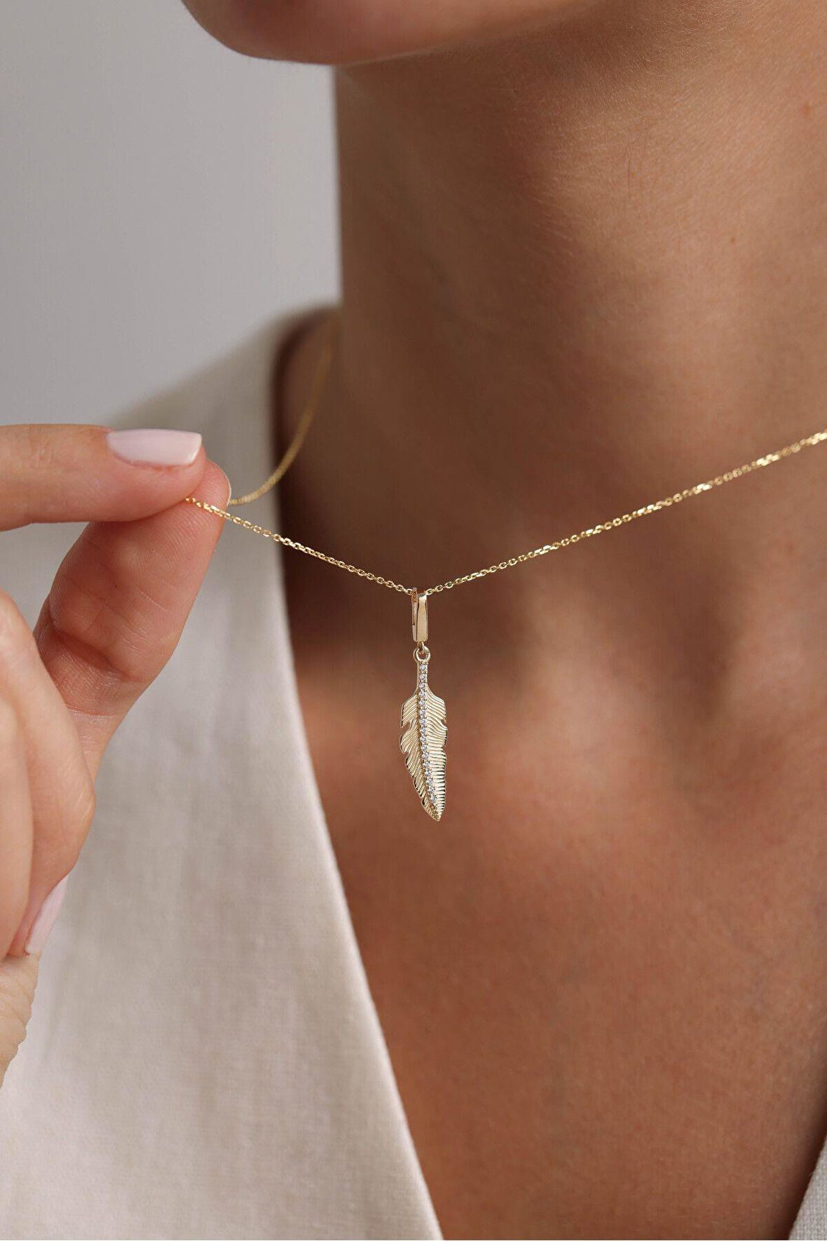 Taşlı Tüy Charm Kolye