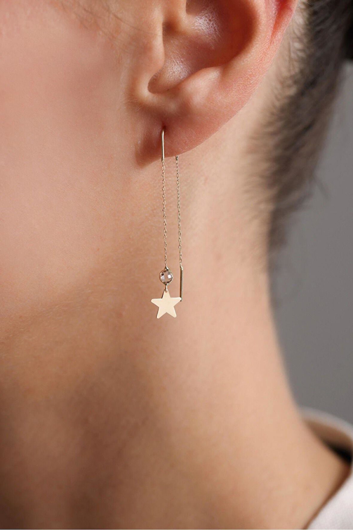 Sallantılı Taşlı Yıldız Işıltılı Küpe