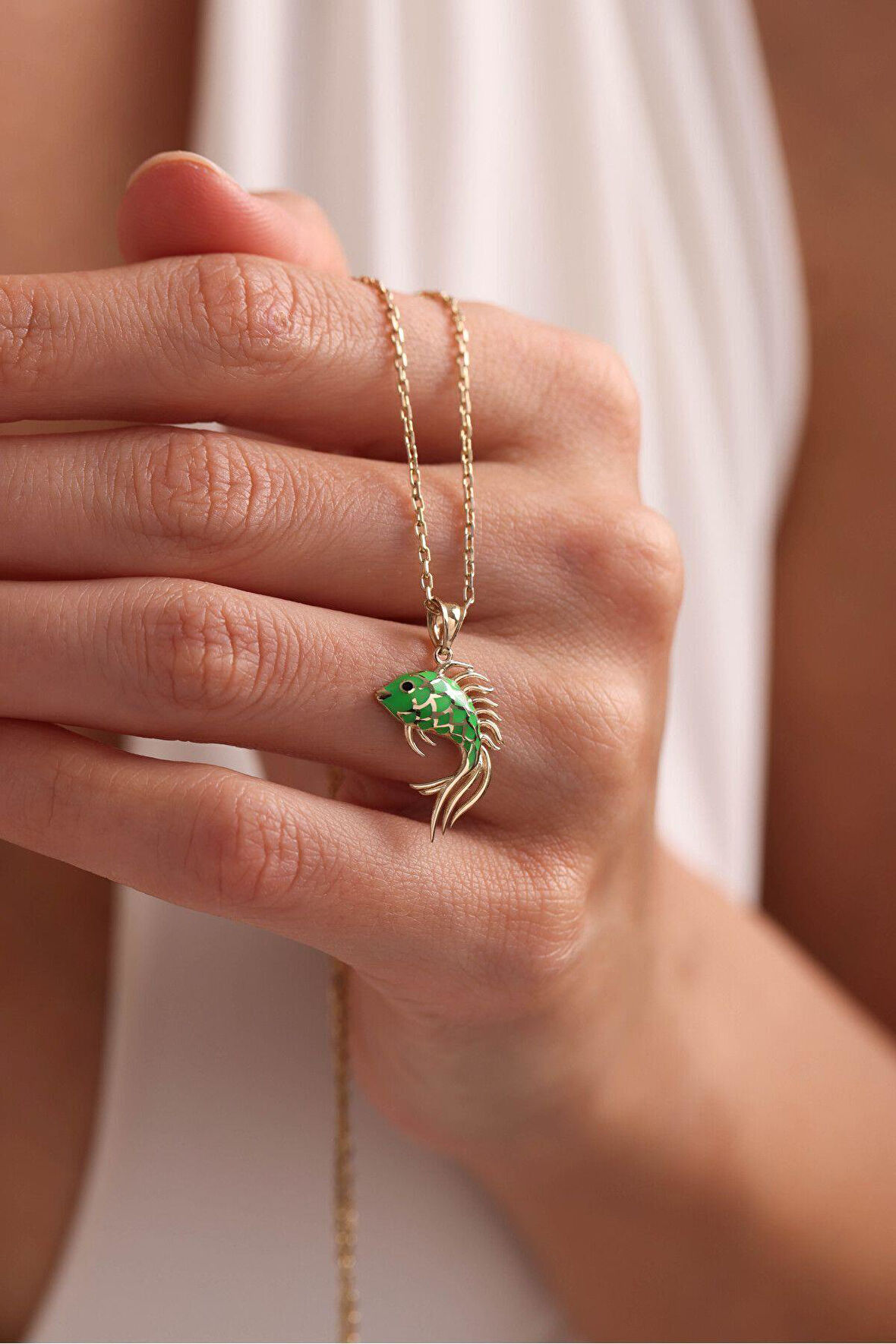 Yeşil Mineli Balık Kolye