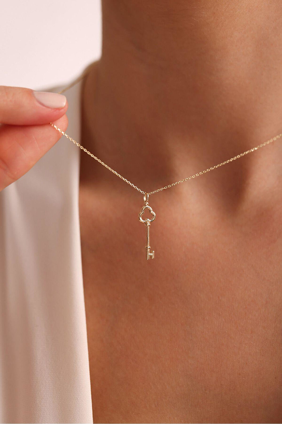 Antik Anahtar Şans Kolye