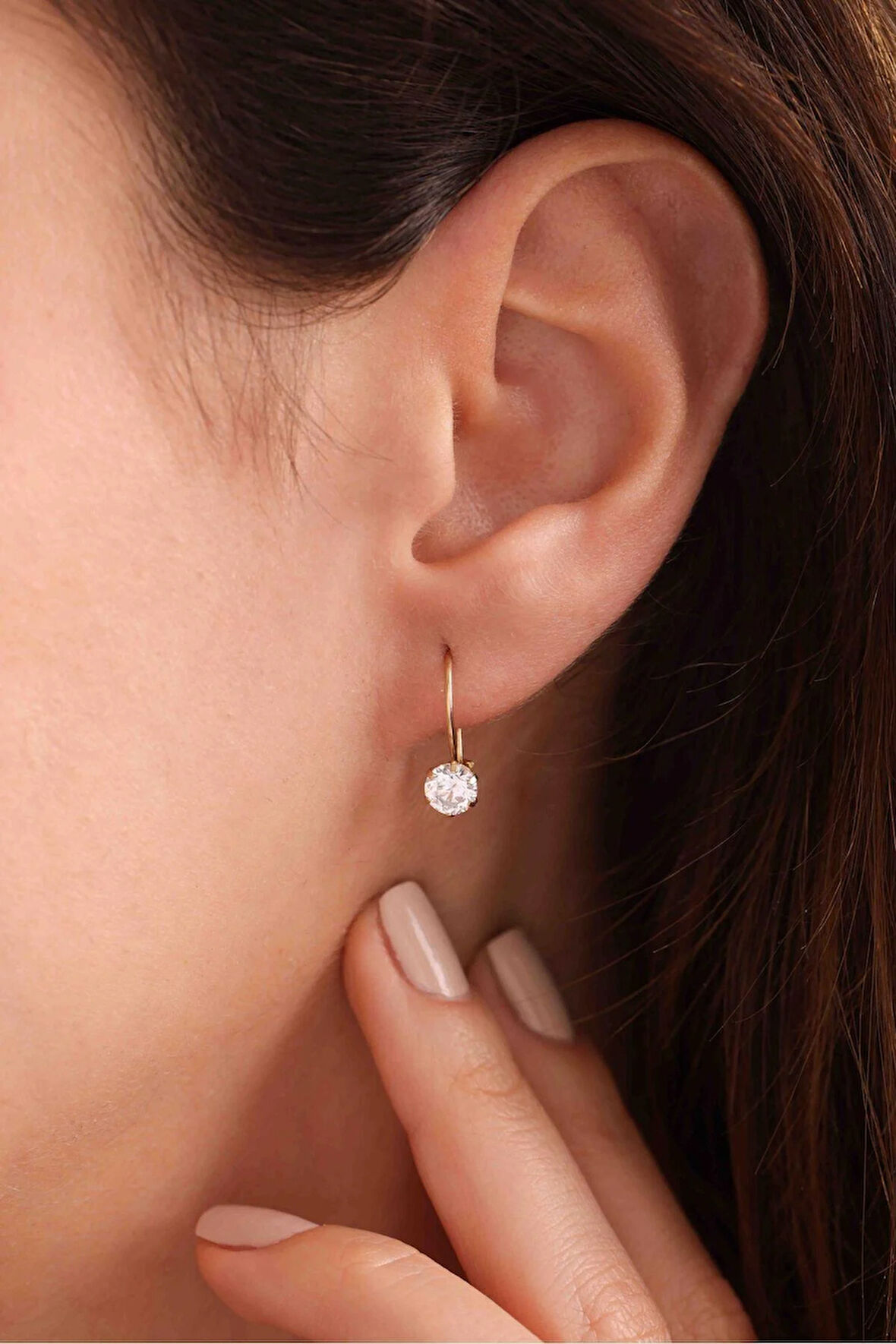 Tek Taşlı Sallantılı Küpe