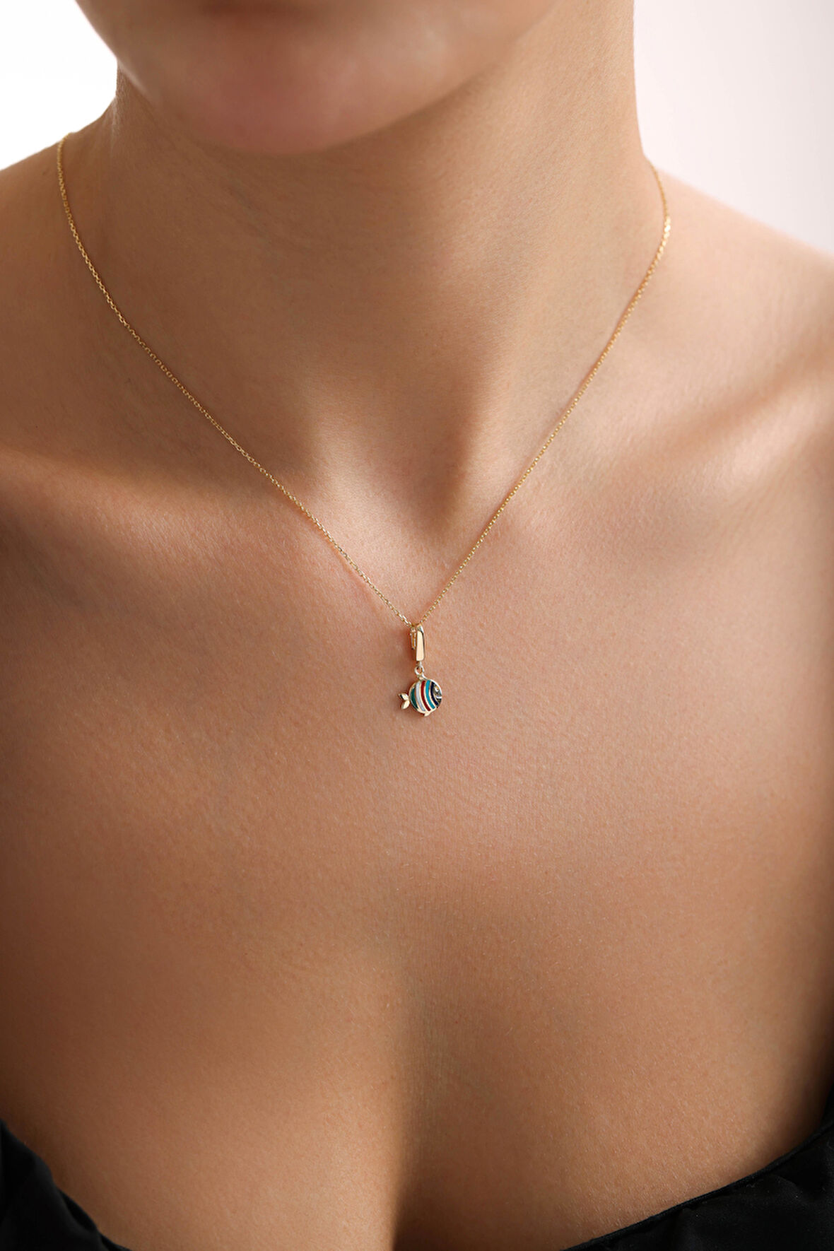 Mineli Roundy Mix Balık Kilitli Charm Kolye