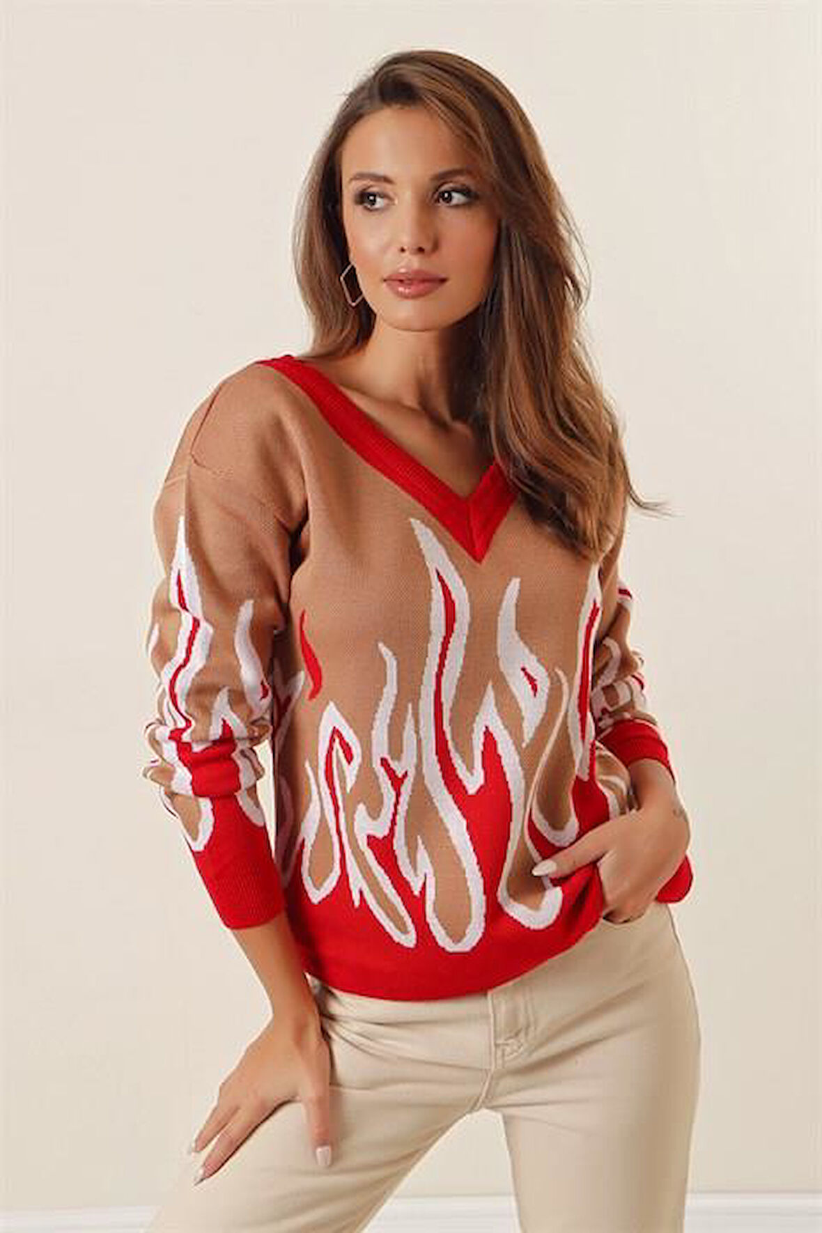 Alev Desenli V Yaka Camel Kazak