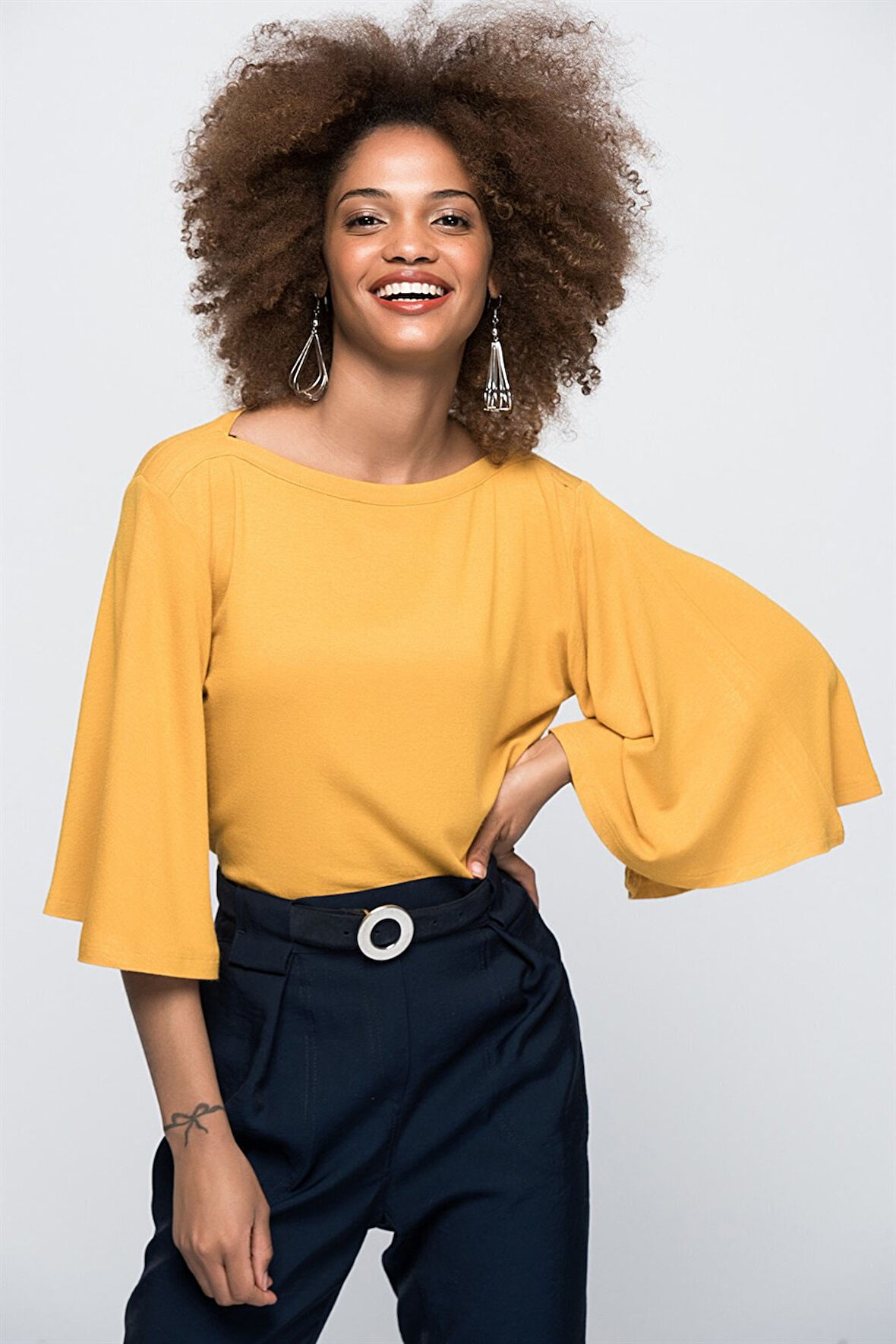 Kadın Kolu Volanlı Kayık Yaka Hardal Bluz