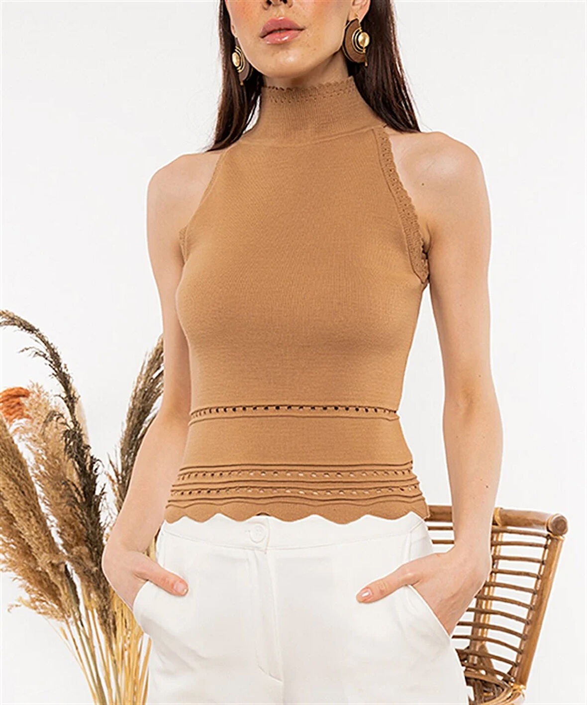 Kadın Halter Yaka Dantel Detaylı Bluz Camel