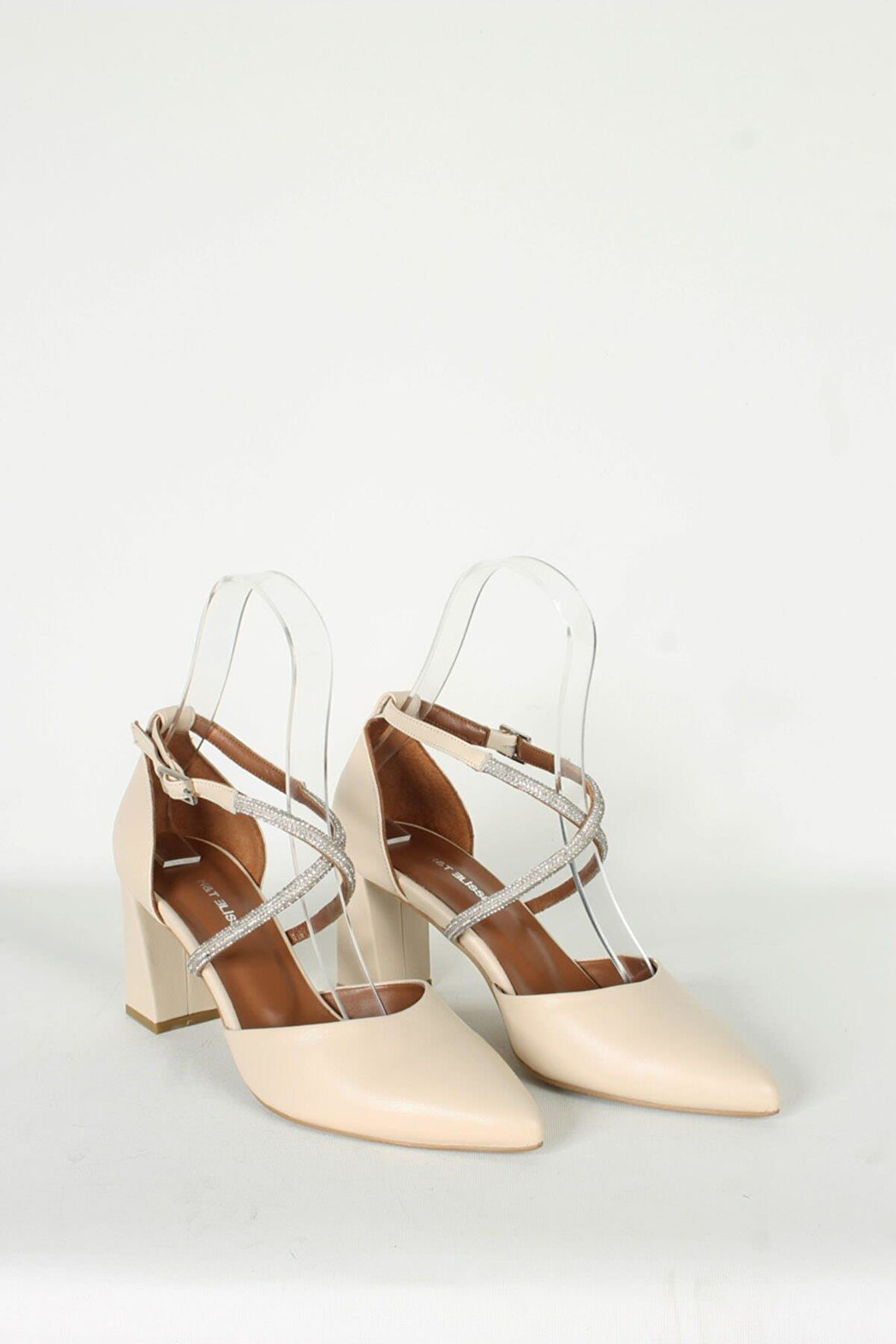 Kadın Siyah Hakiki Deri Detaylı Topuklu Ayakkabı