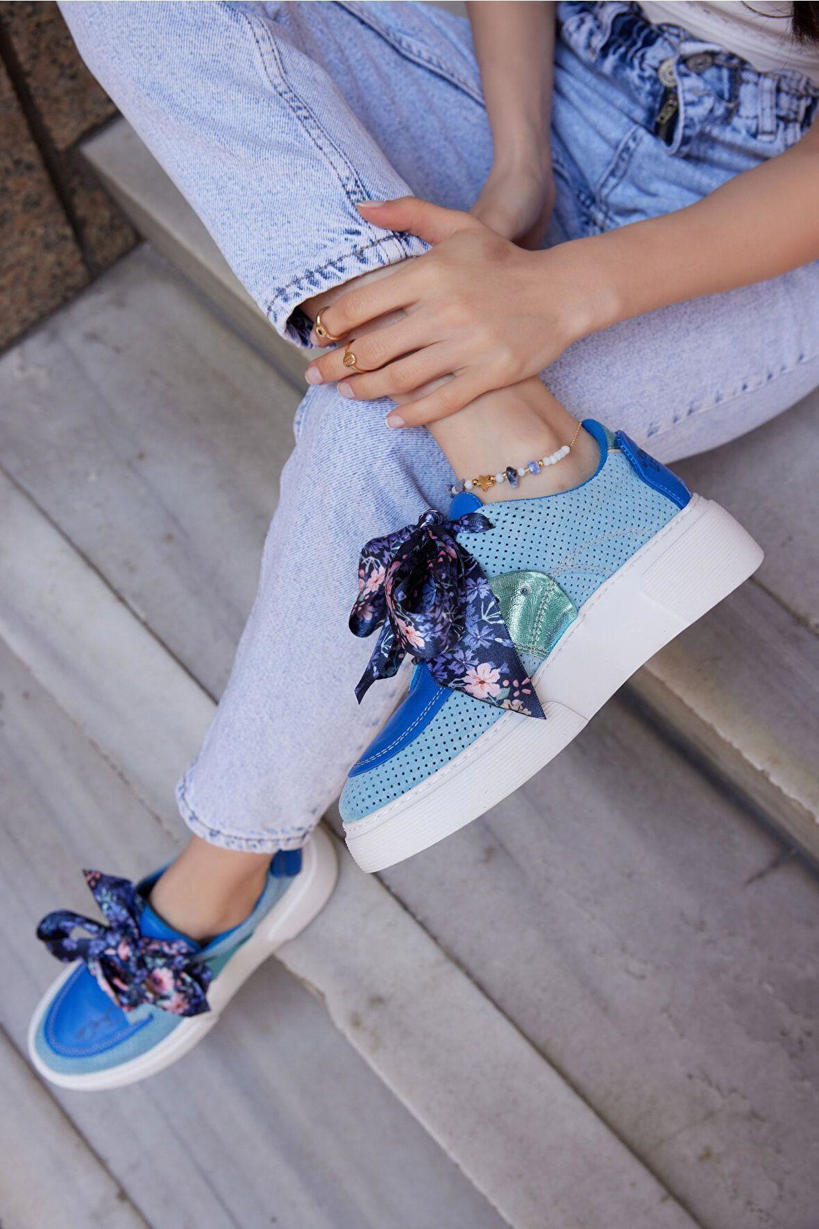 Kadın Mavi Hakiki Deri Kurdele Detaylı Sneaker