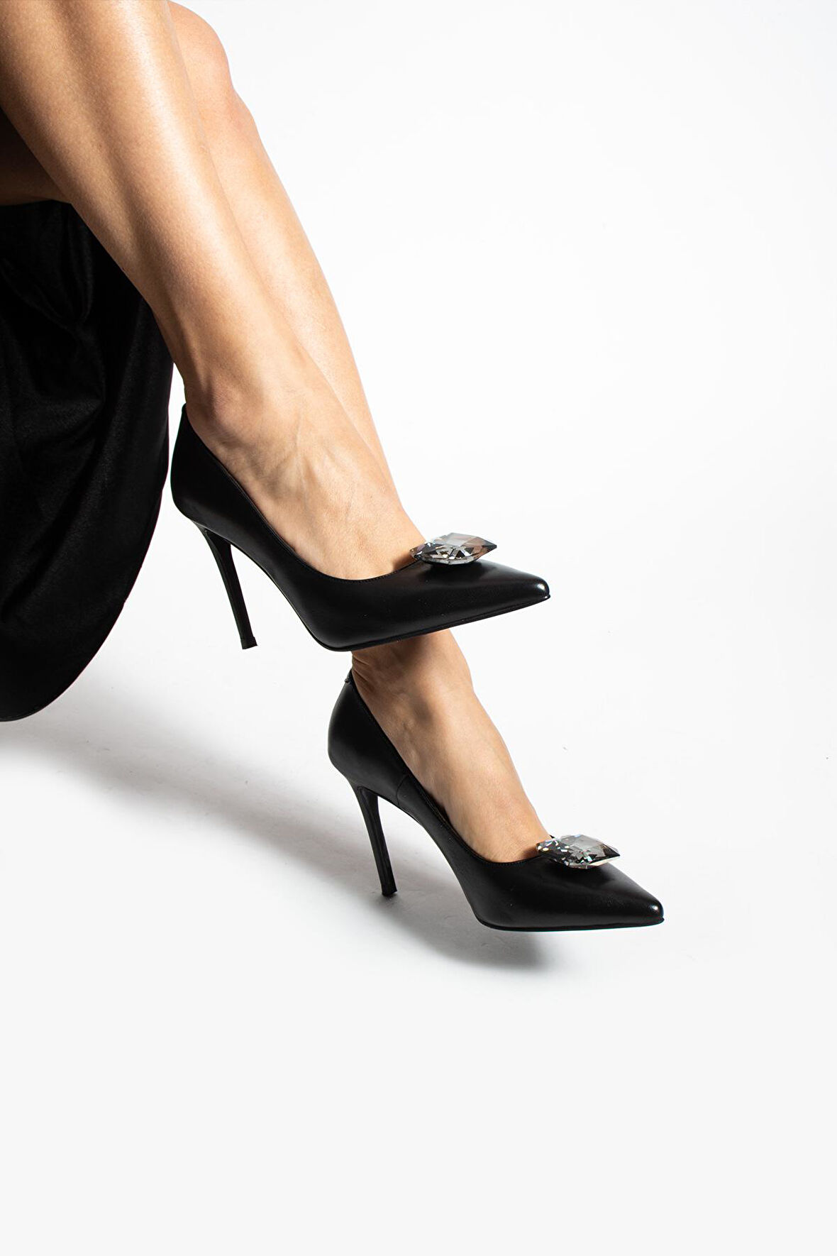 Kadın Hakiki Deri Aksesuar Detaylı Siletto Siyah