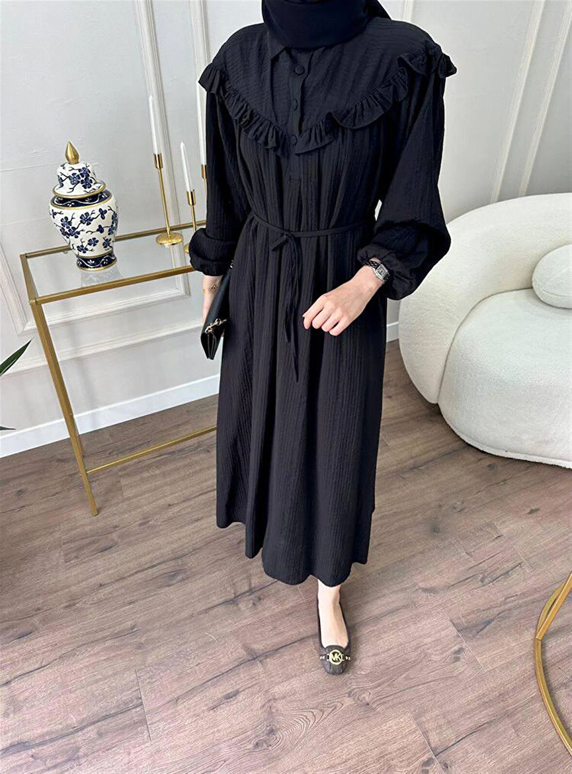 2508 Yarım Pat Fırfır Detaylı Bağıcıklı Bürümcük Elbise