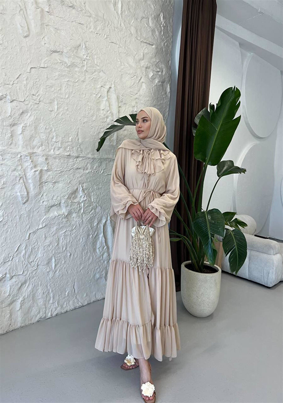 5729 Yaka ALt Volanlı Ön Boydan Fırfırlı Şifon Elbise