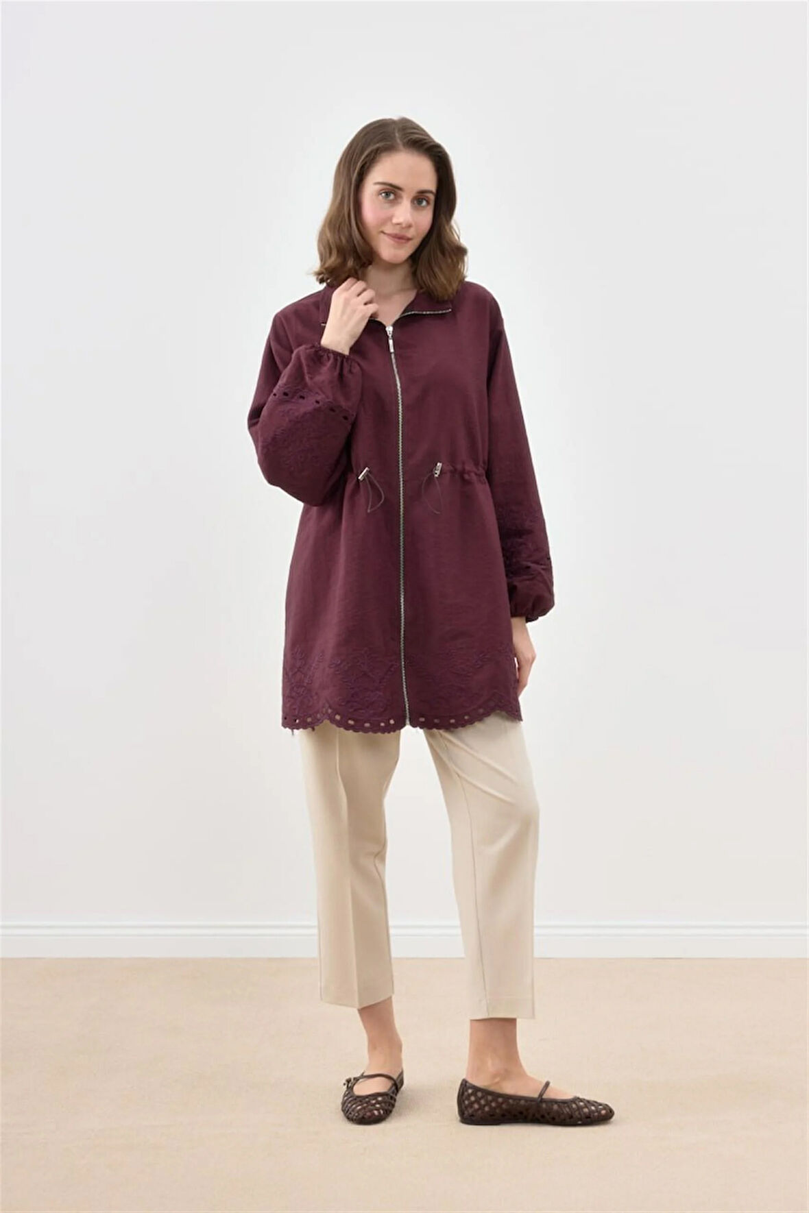 3020 Önü Fermuarlı Körük Bağıcıklı Nakış Detaylı Ceket