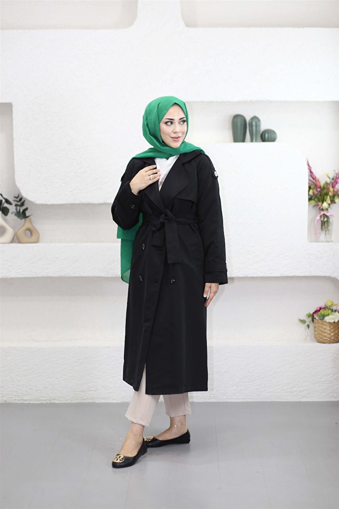 4042 Omuz Ve Kol Uçları Apoletli Kuşaklı Pelerinli Trençkot