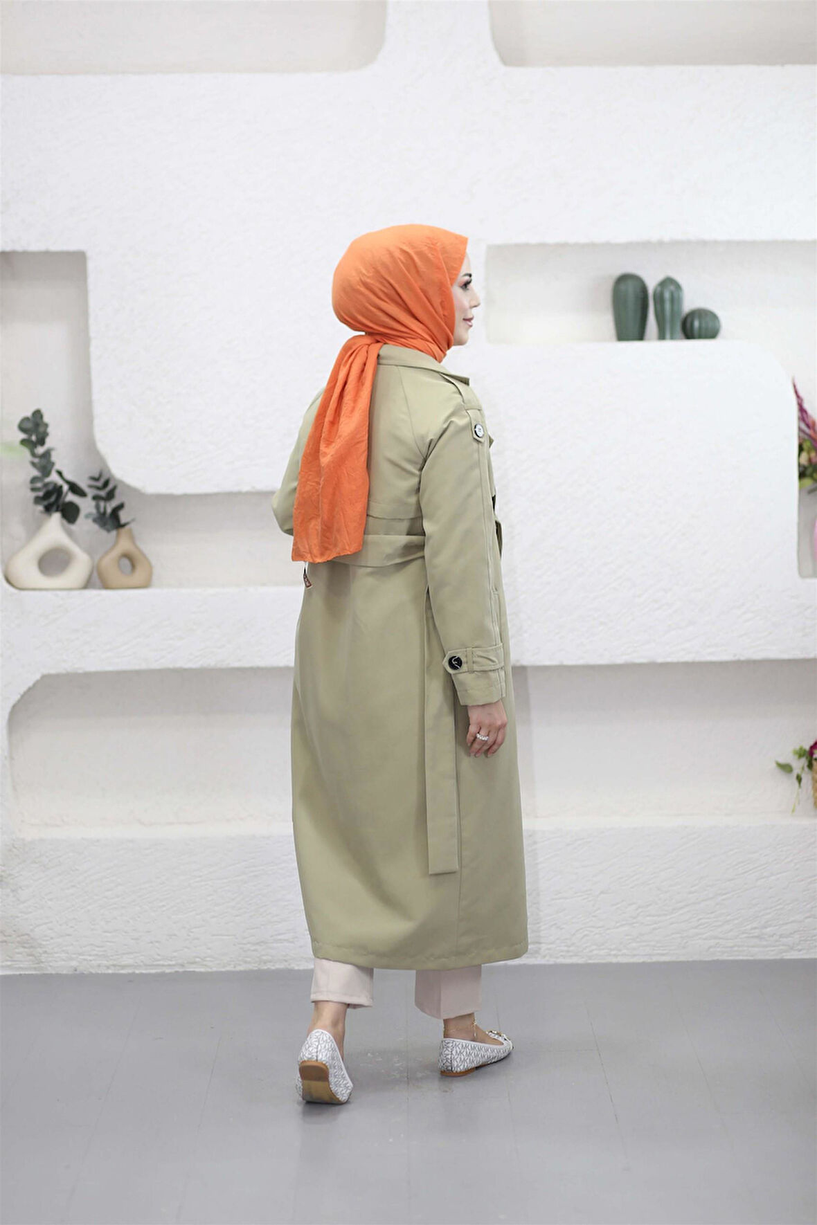 4042 Omuz Ve Kol Uçları Apoletli Kuşaklı Pelerinli Trençkot