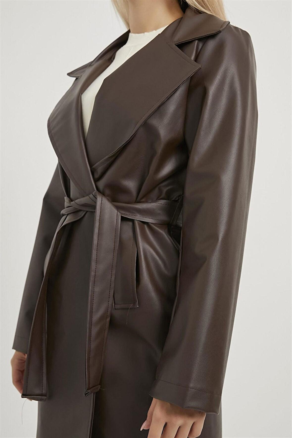 1041 Şal Yaka Kuşaklı Deri Trençkot