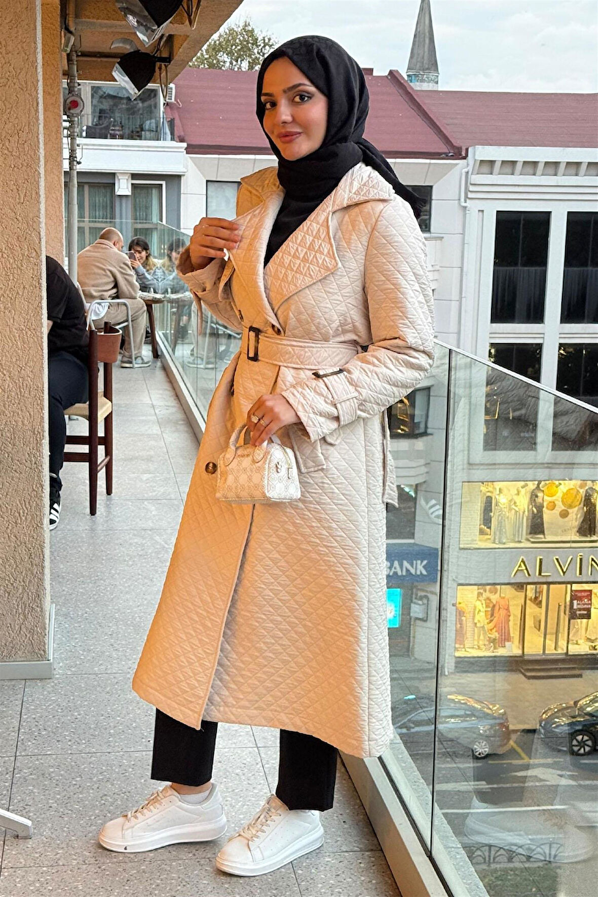 20205 Apolet Detaylı Kuşaklı Kapitone Dikişli Trençkot