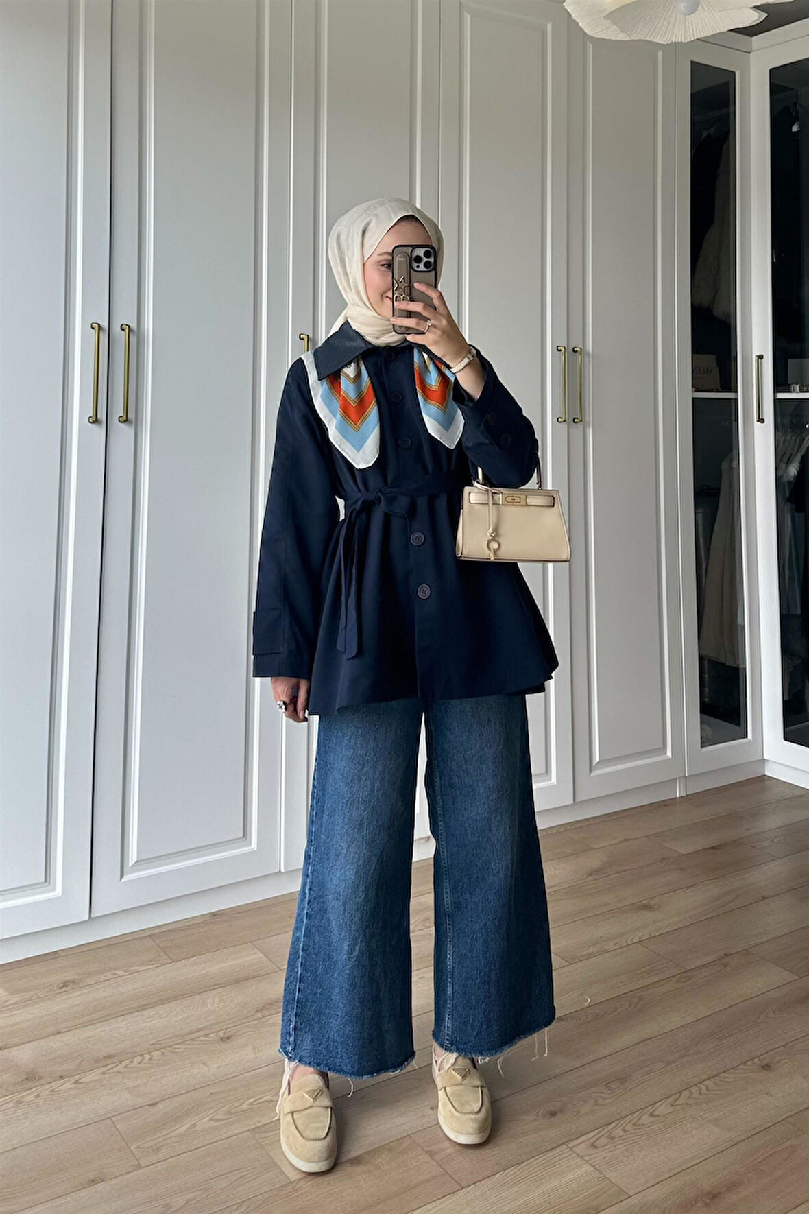 9342 Yakası Deri Garnili Altı Düğmeli Kuşaklı Trençkot