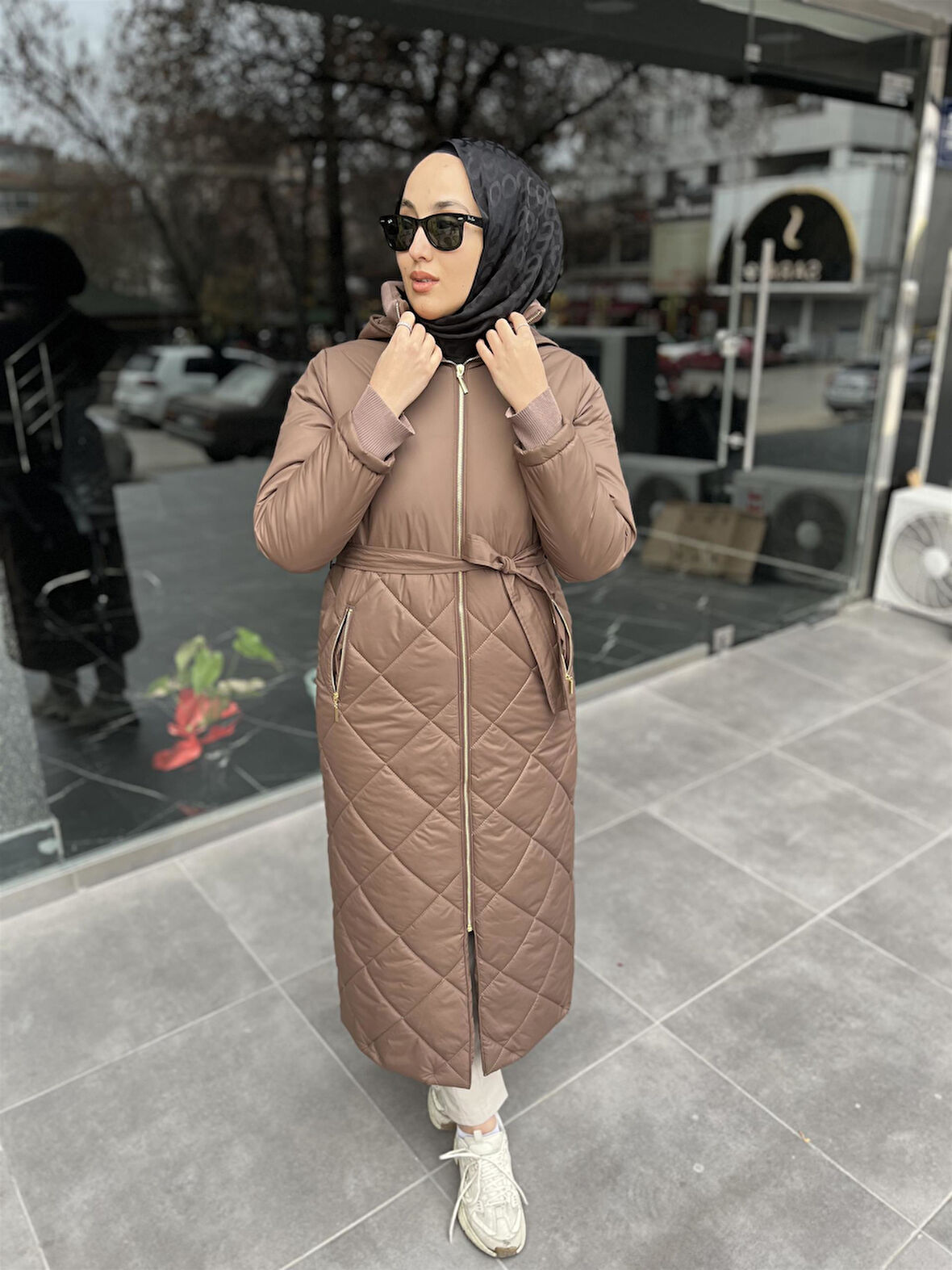 7627 Kapşonlu Yakası Ribanalı Kapitone Dikişli Kaban