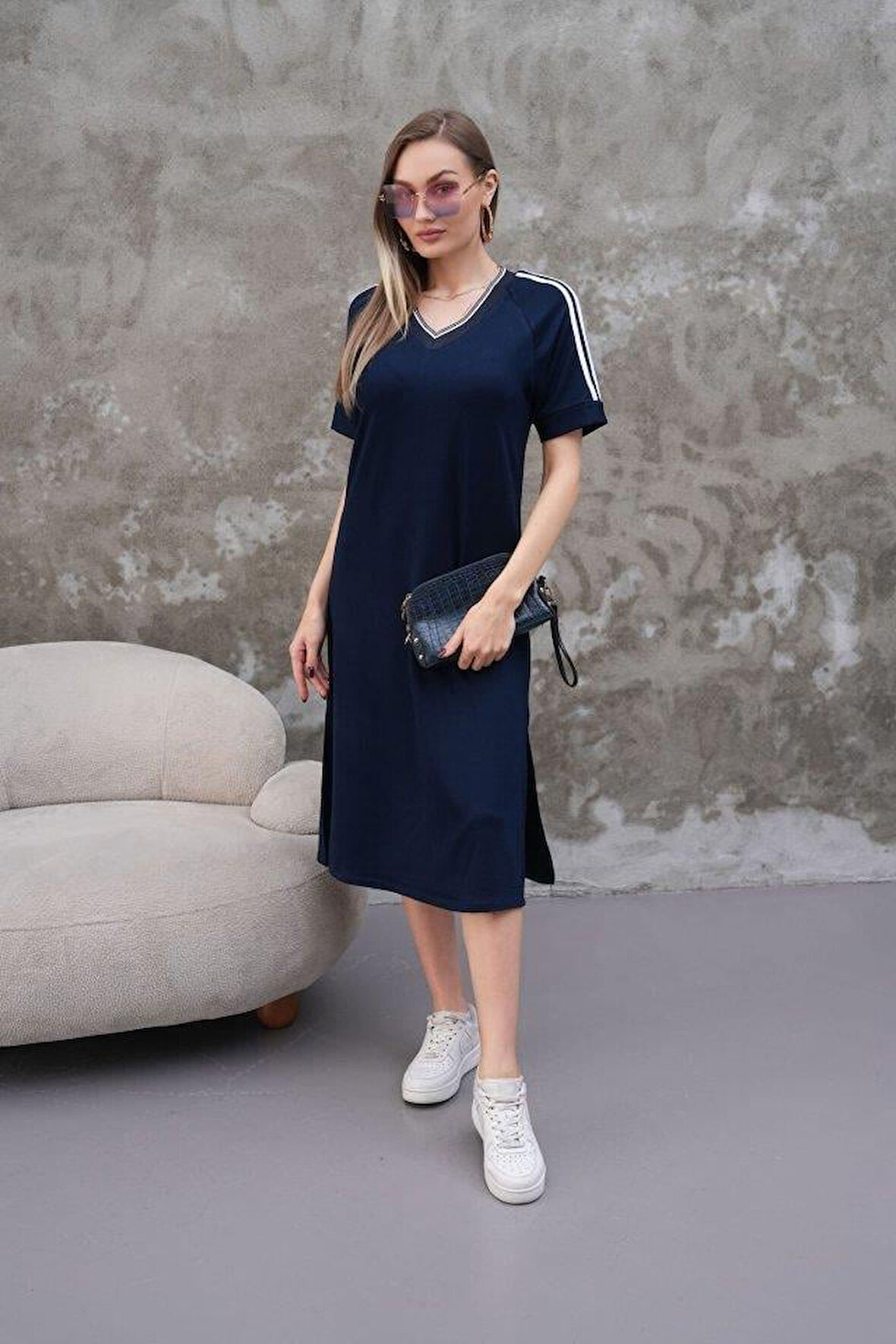 Kadın Kristal Kumaş şerit Ve Yırtmaç Detaylı V Yaka Midi Boy Elbise