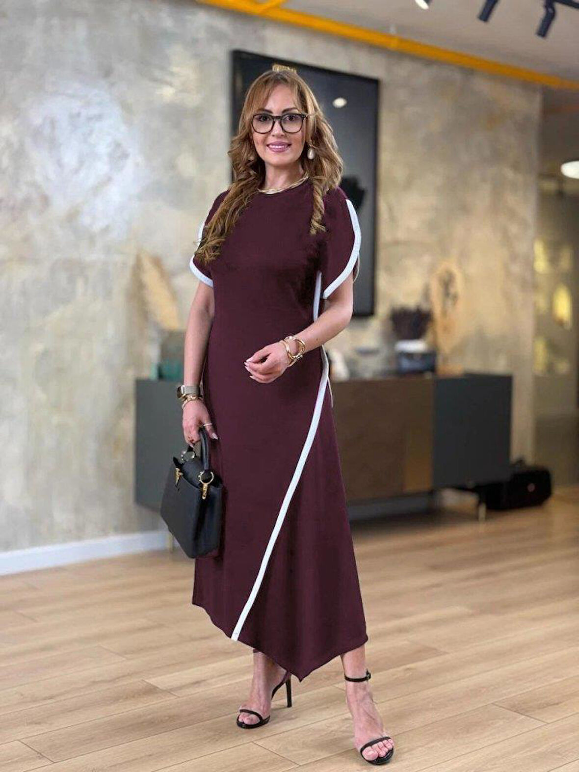 Kadın Kısa Kollu Bisiklet Yaka çift şerit Renk Detaylı Asimetrik Kesim Viskon Iki Iplik Elbise