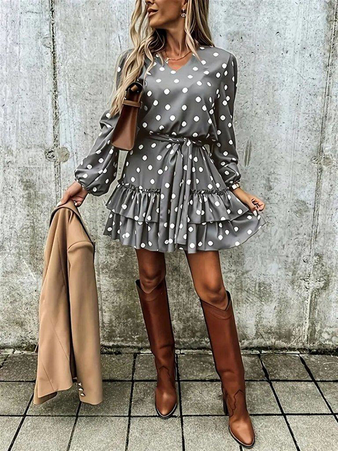 Kadın Uzun Kollu V Yakalı Belden Kuşaklı Puantiyeli Mini Modal Elbise