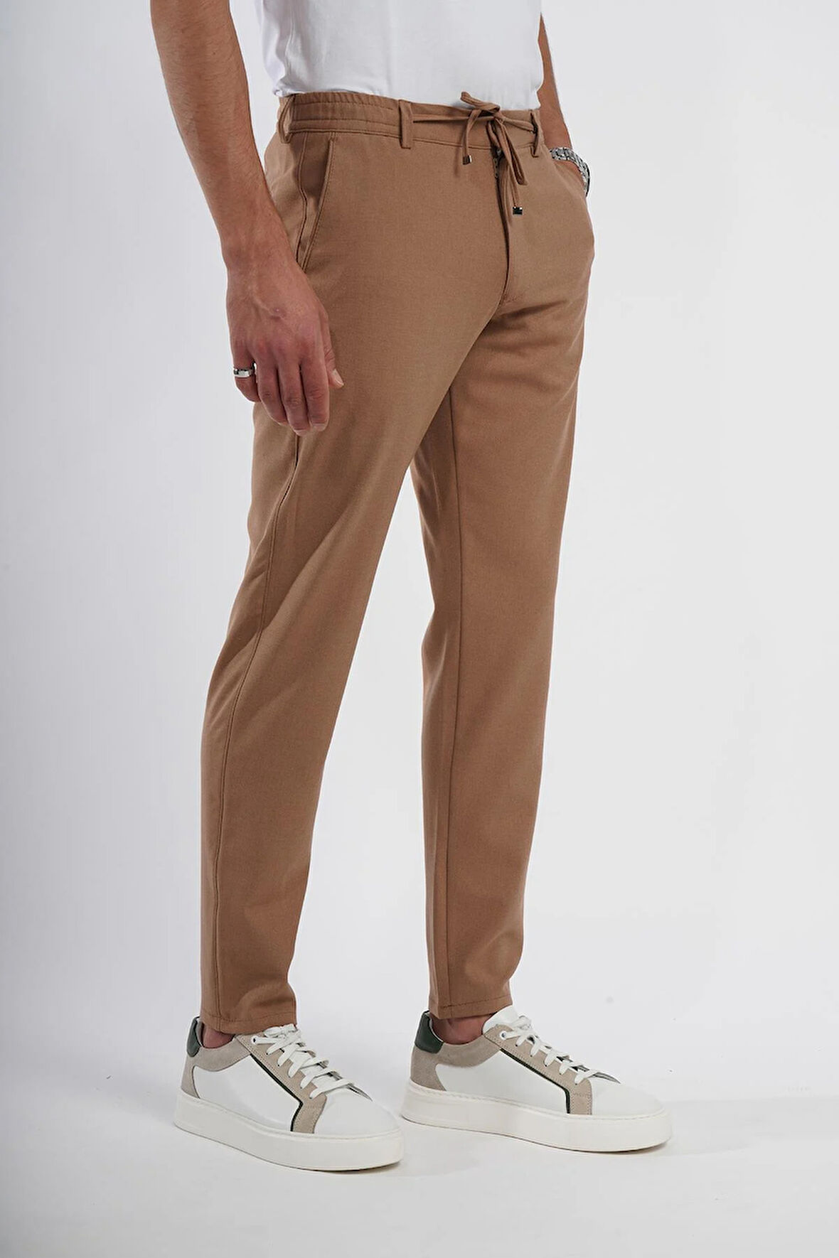 İntersivin Slim Fit Likralı Bel İpli ve Lastikli Camel Erkek Jogger Pantolon