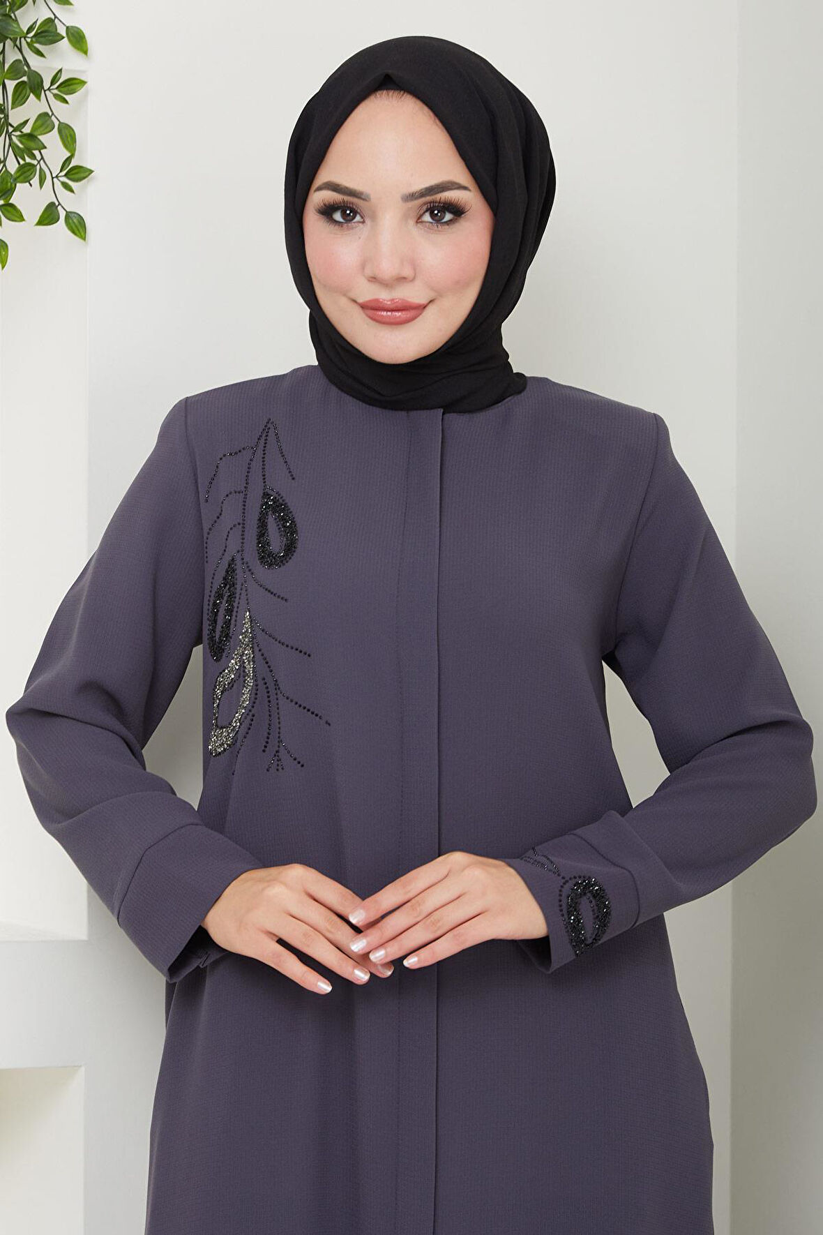 Hüma Taş Detaylı Ferace Füme HM2479