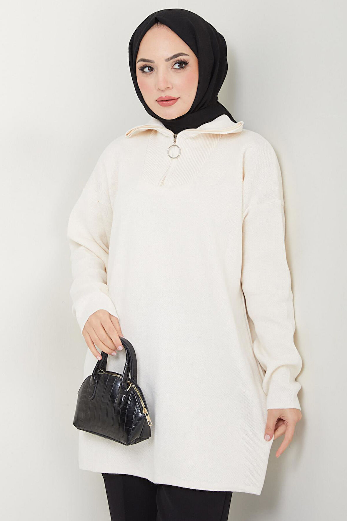 Yakası Fermuarlı Tek Renk Triko Tunik Krem HM2610