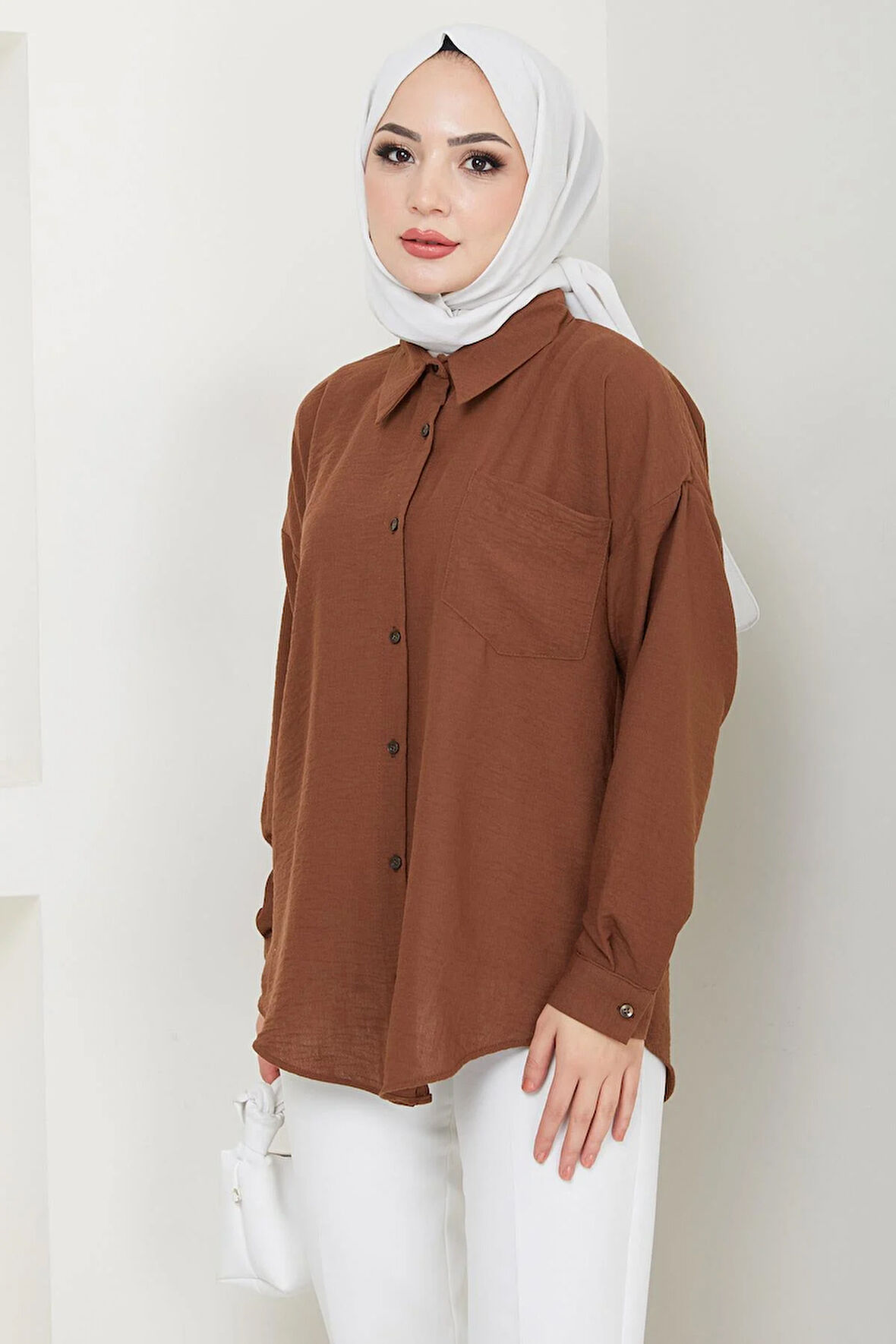 Tek Cepli Uzun Kol Oversize Keten Gömlek Kahverengi HM2651
