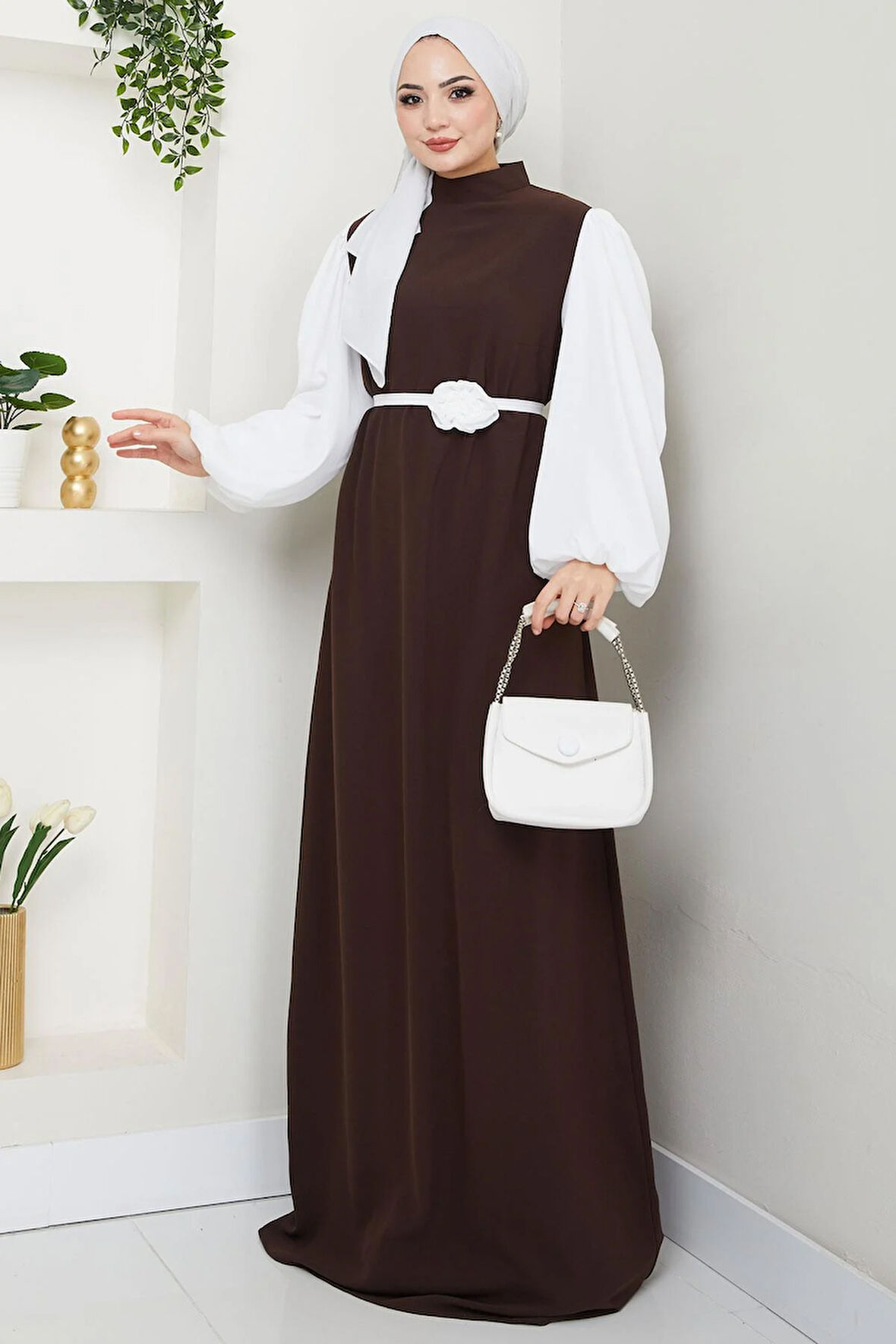 Gül Kemerli Kolları Şifon Abiye Elbise Kahverengi HM2666