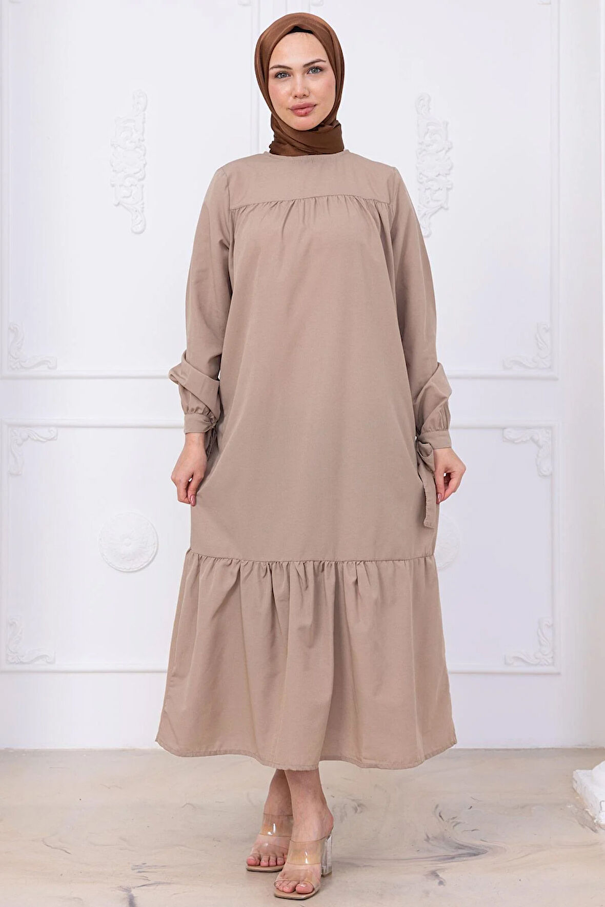 Robalı Kol Ucu Bağlamalı Elbise Bej HM2081