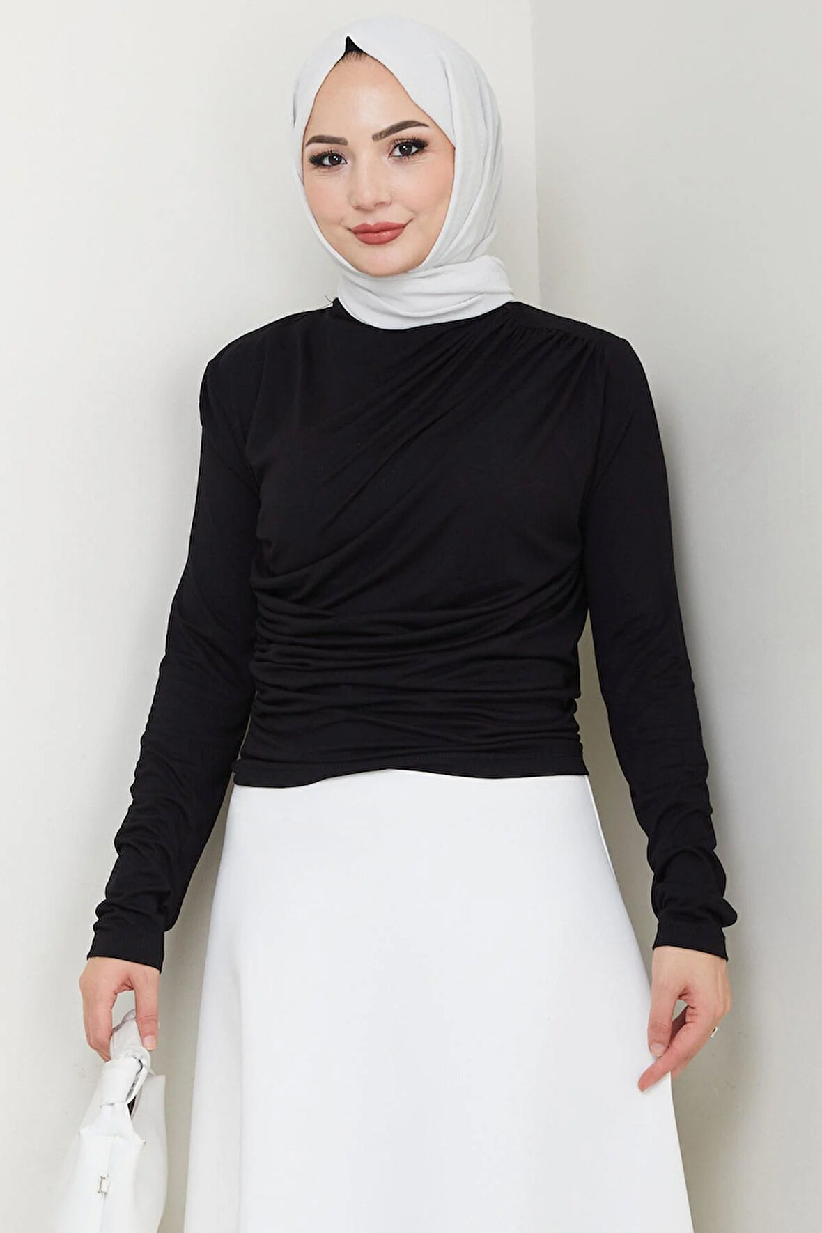 Balıkçı Yaka Büzgü Detaylı Body Siyah HM2694