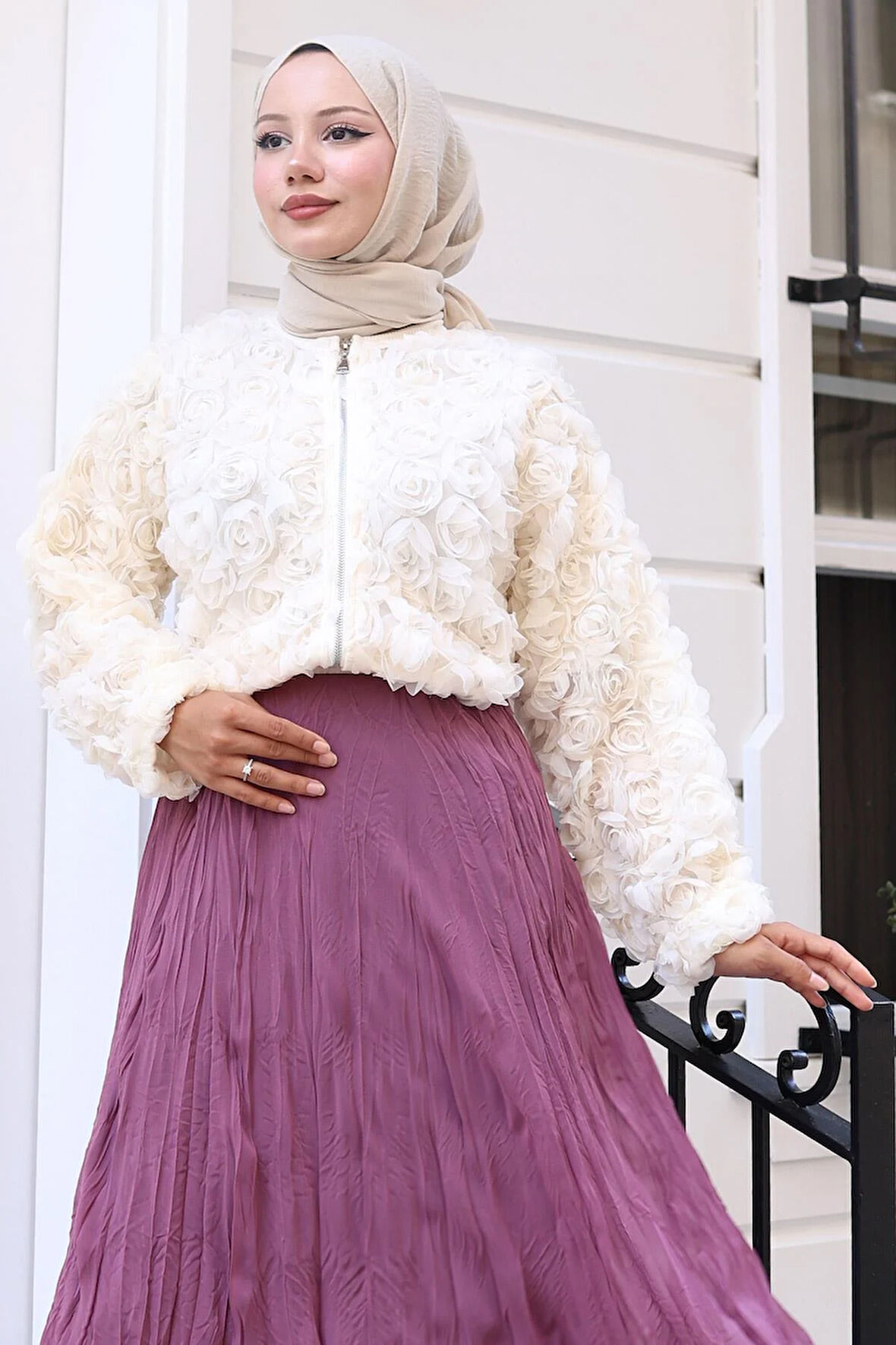 Gül Dokulu Ceket Krem HM2793