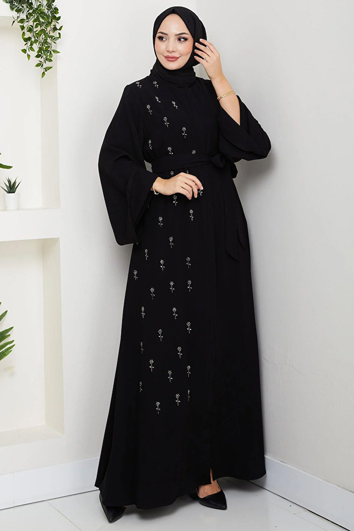 Kuşaklı Çiçek Taşlı Ferace Siyah HM2853