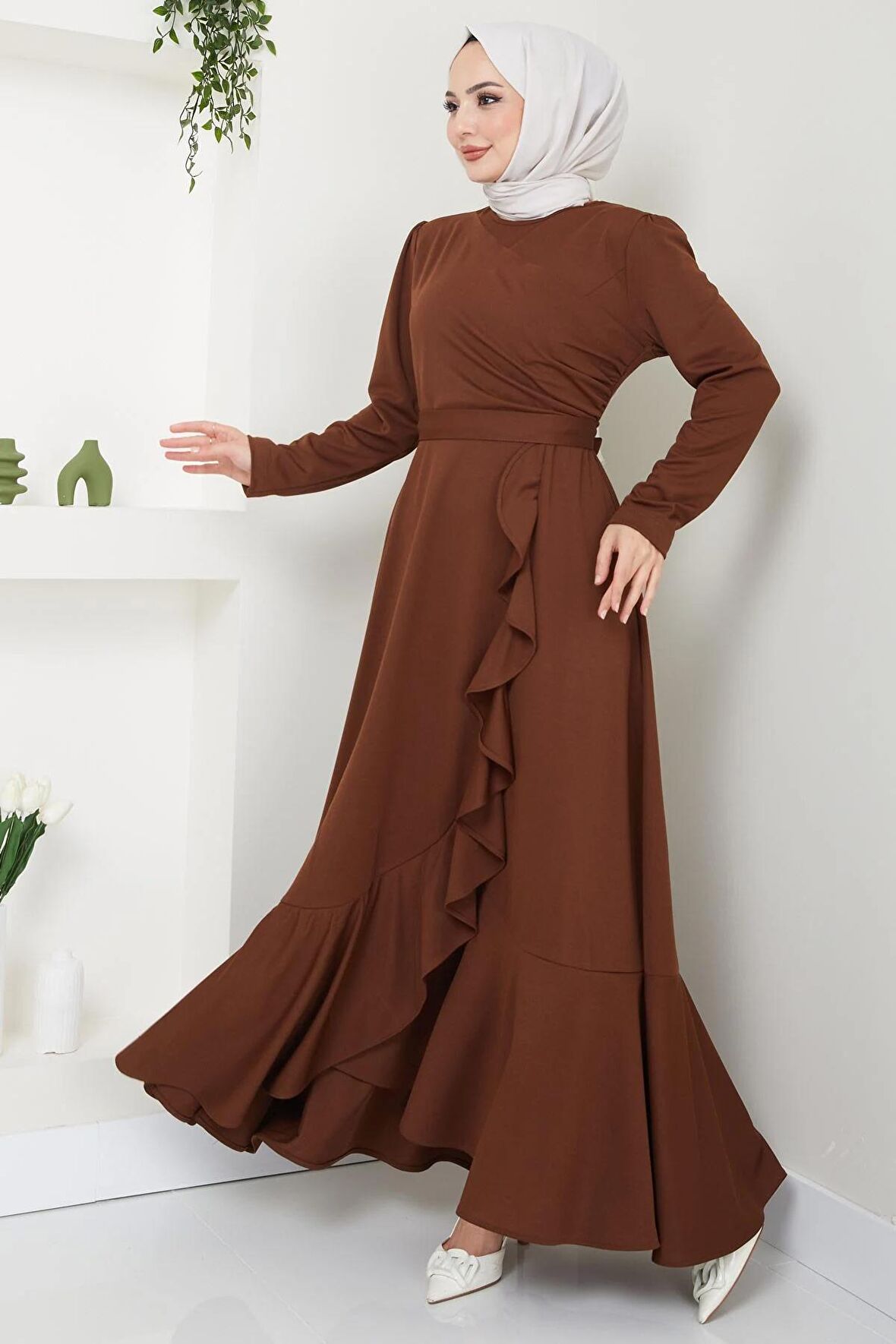 Eteği Fırfırlı Drapeli Elbise Kahverengi HM2419