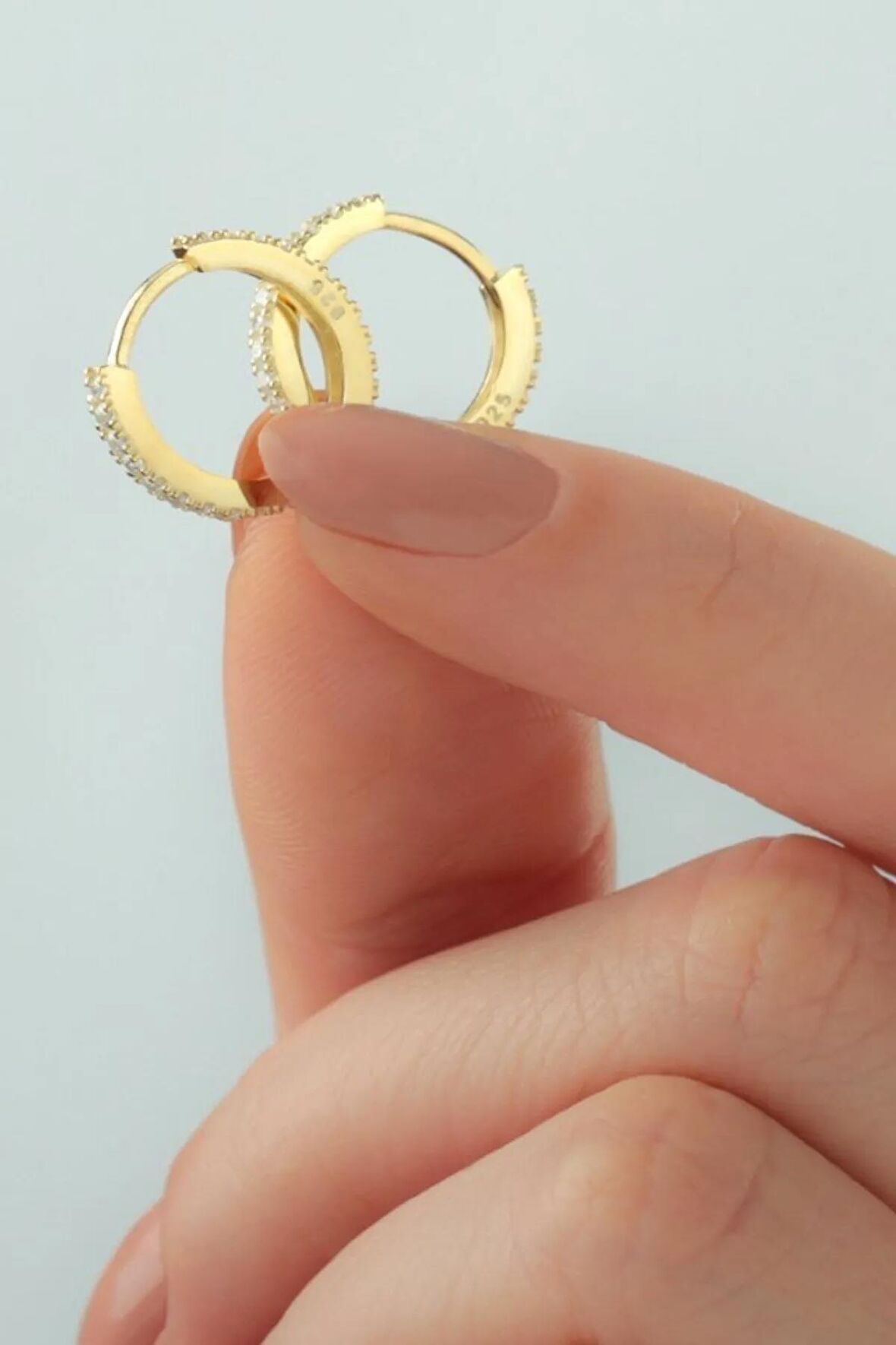 925 Ayar Gold Zirkon Taşlı Tek Sıra Gümüş Küpe