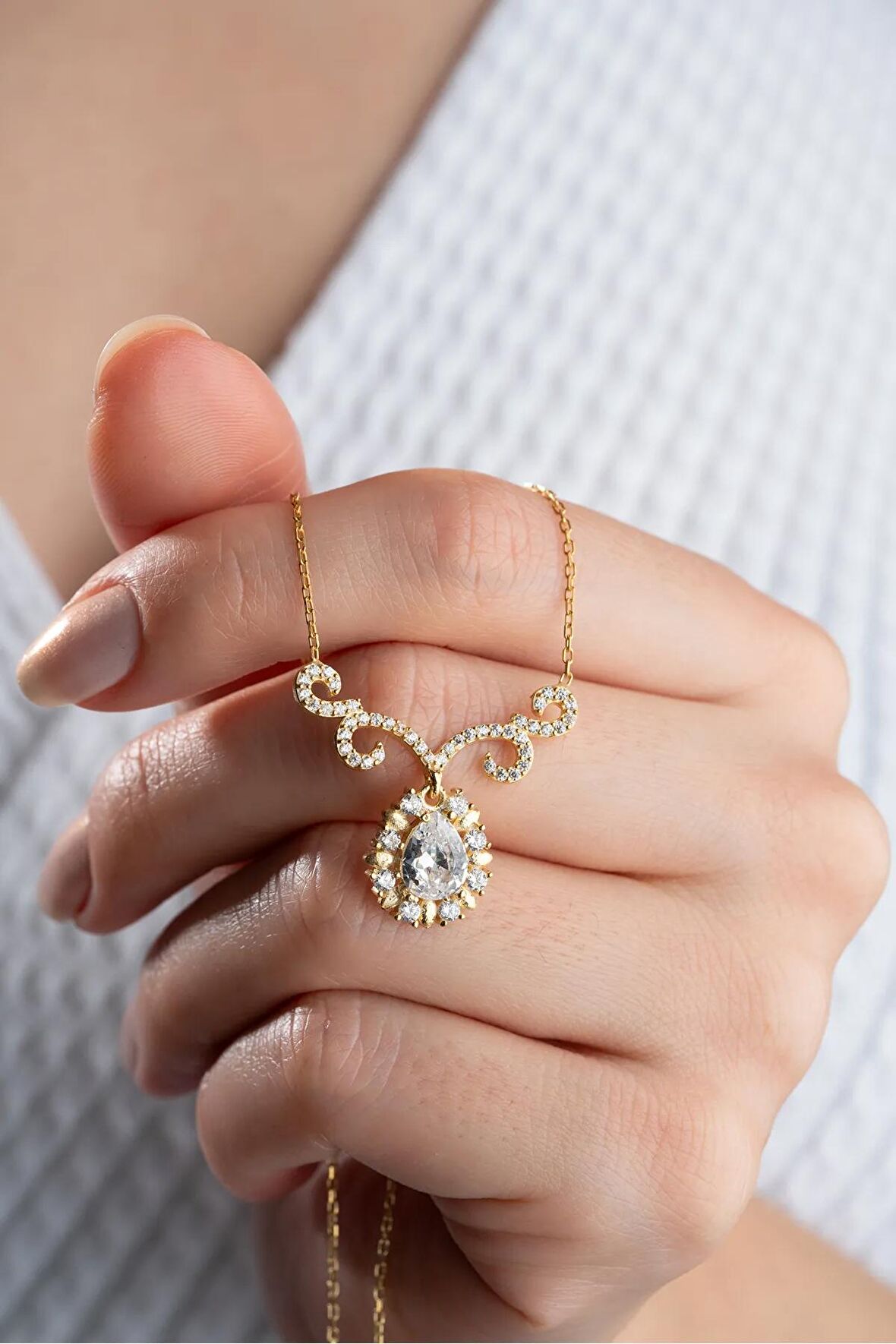 925 Ayar Gümüş Gold Elmas Montür Damla Model Kolye