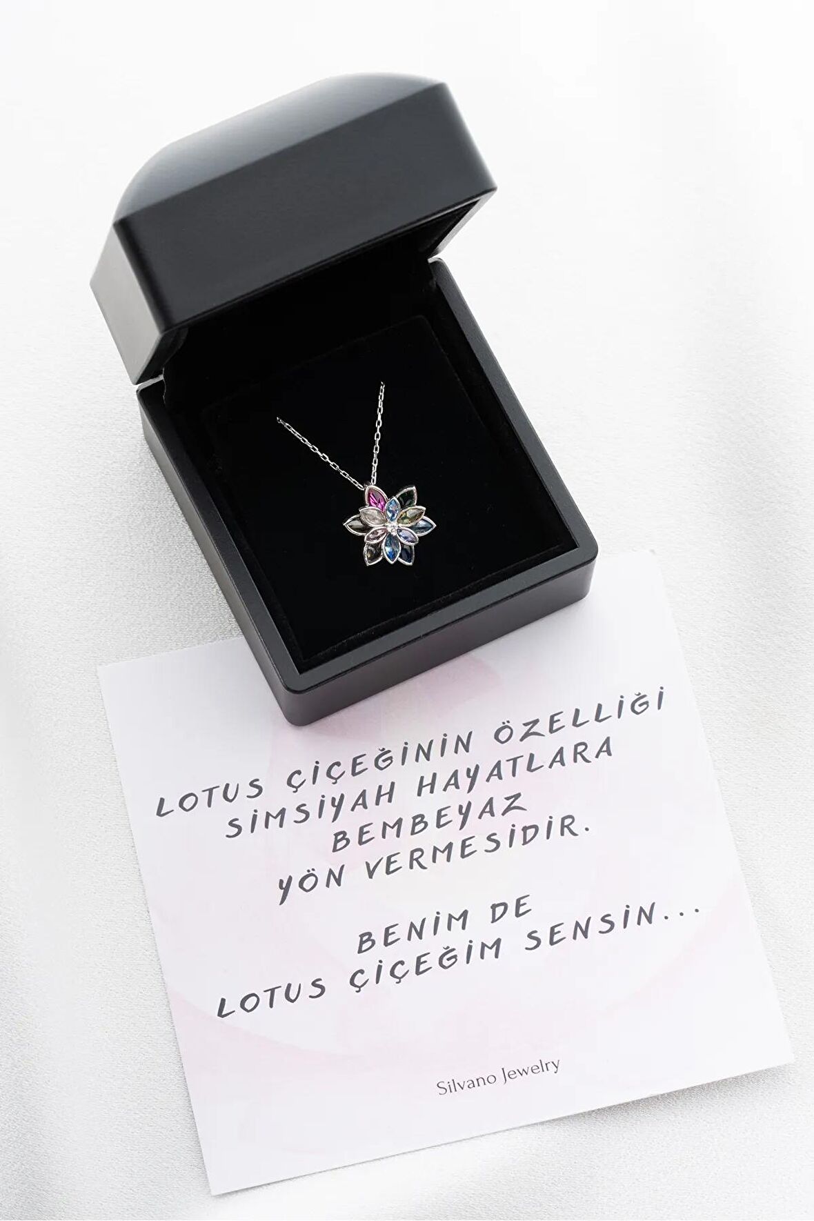 925 Ayar Gümüş Işıklı Kutu Renkli Lotus Kolye