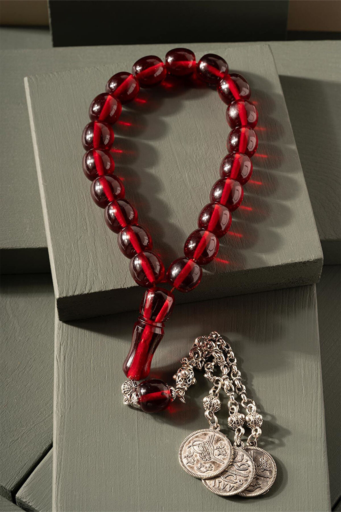 Canlı Kırmızı Özel Püsküllü 17'lik Ateş Kehribar Tesbih