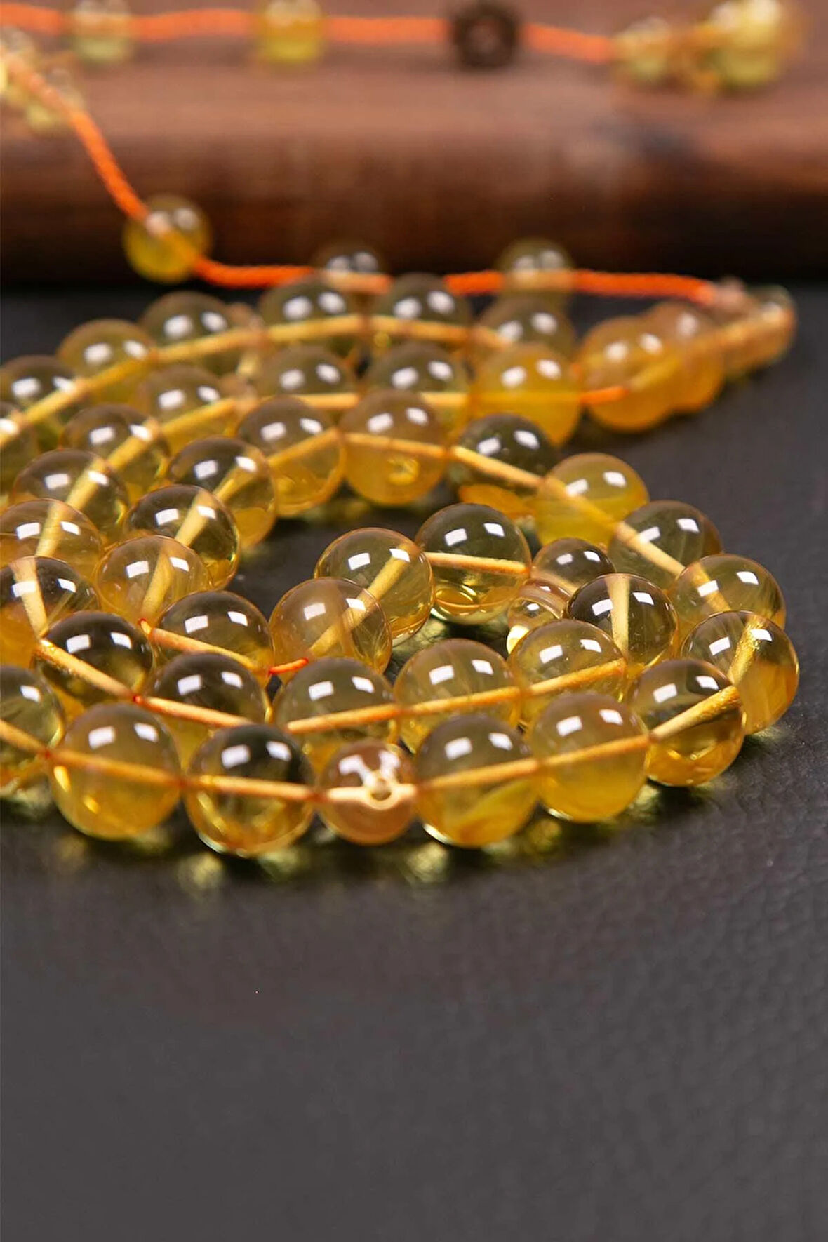 Sarı Hareli 45 Taneli Özel Seri Bakalit Sıkma Tesbih