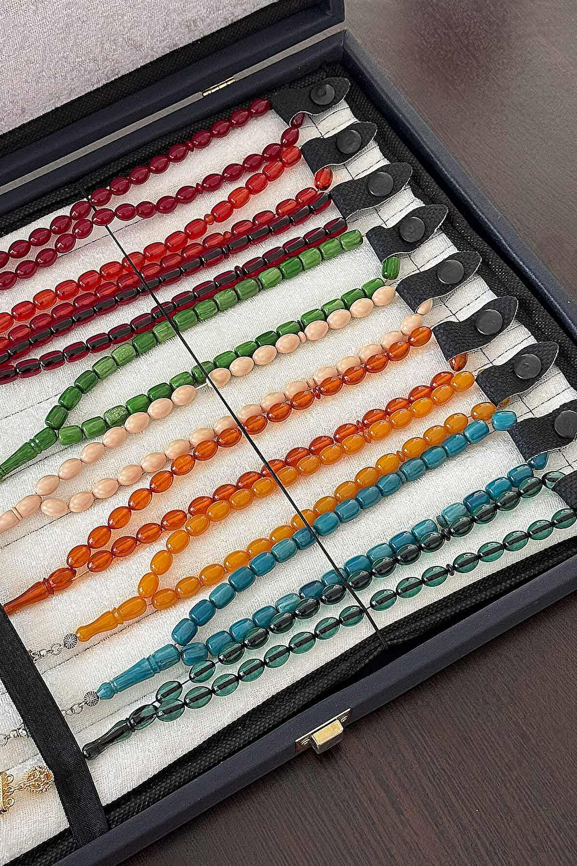 Özel Deri Kaplama Kutusunda 9 Adet Sıkma Kehribar Seti