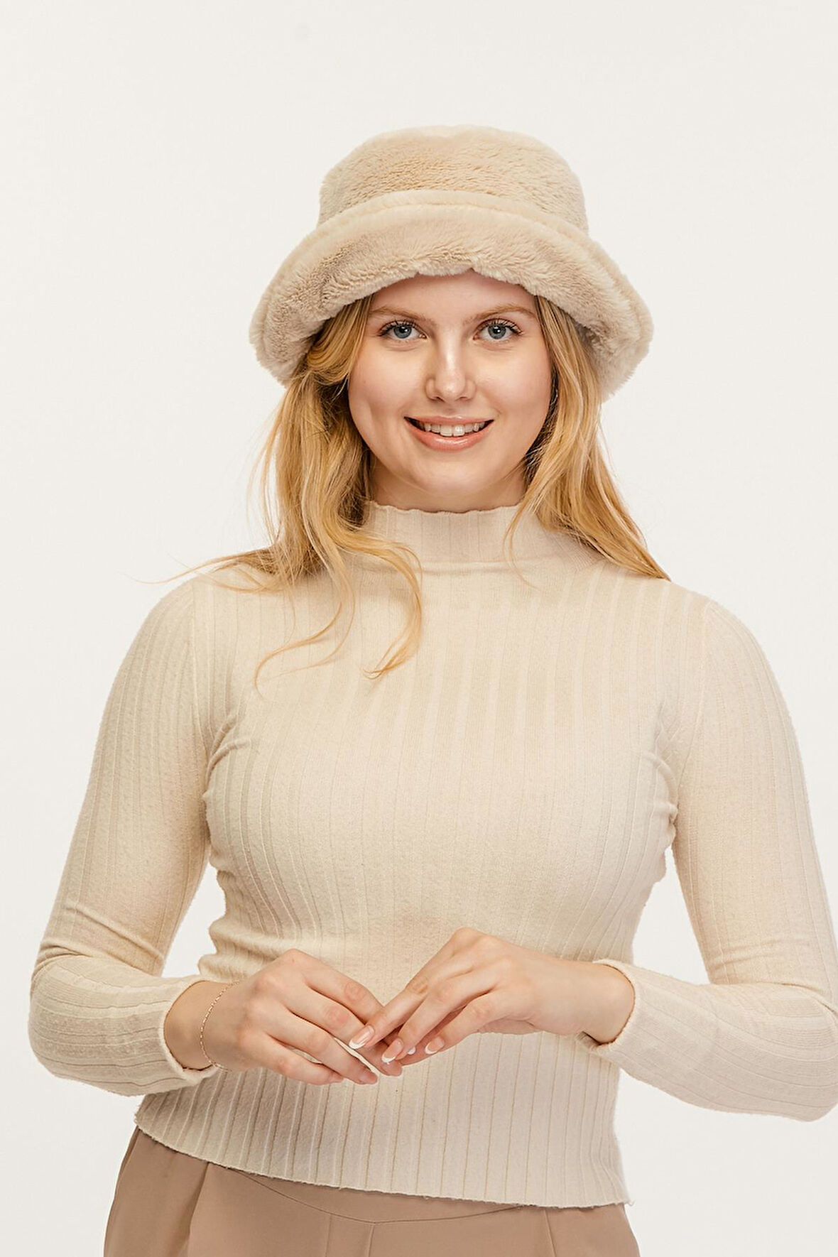 Benitto Kadın Peluş Bucket Şapka 7002