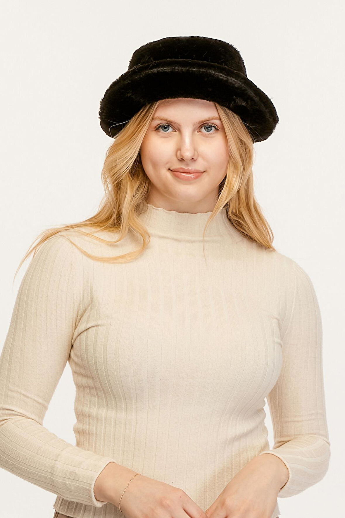 Benitto Kadın Peluş Bucket Şapka 7002