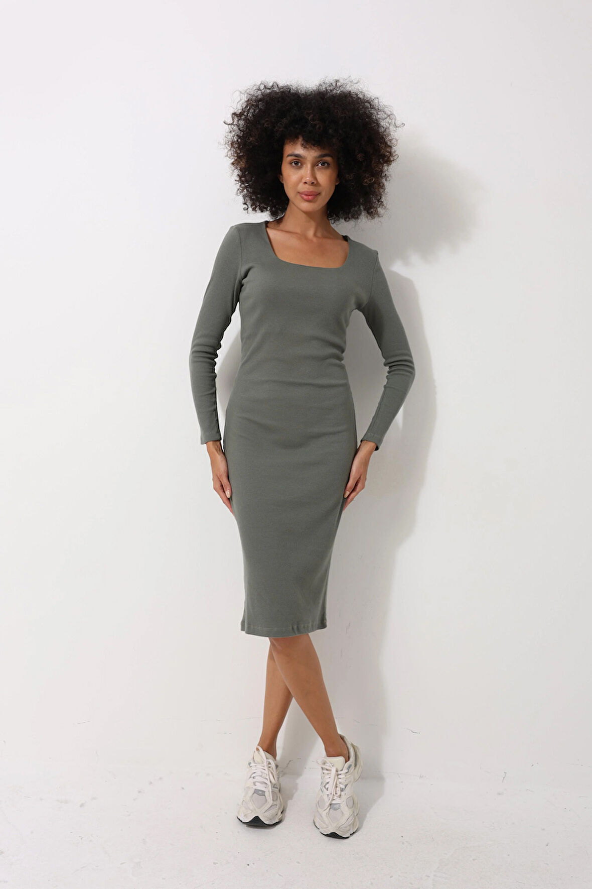 Yeşil Kadın Midi Boy Uzun Kollu Kare Yaka Fitilli Görünümlü Elbise - 2457