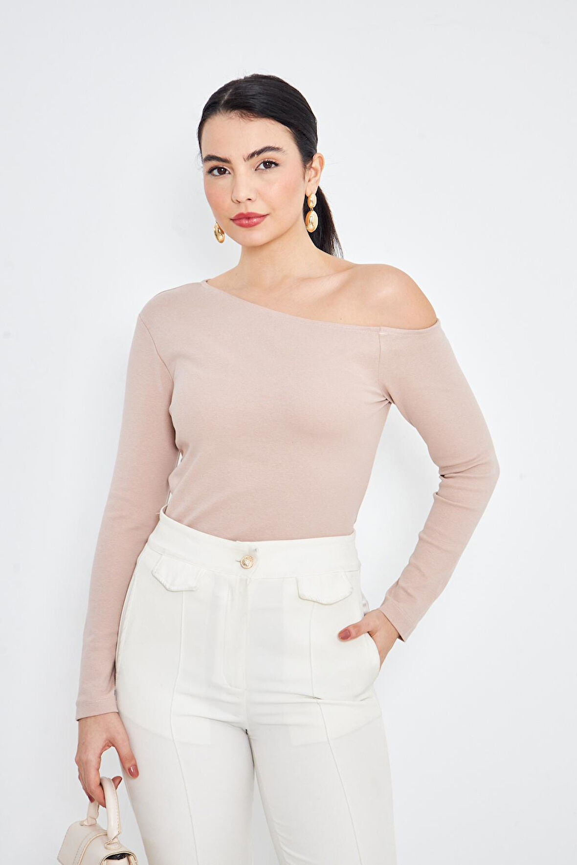  Bej Asimetrik Yaka Tek Omuz Açık Uzun Kollu Kadın Fit Bluz - 2463