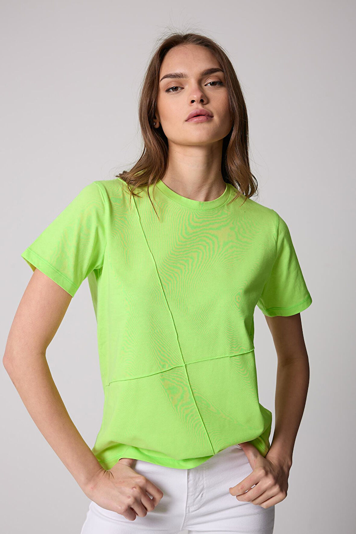 Kadın T-Shirt Neon Yeşili Parçalı Dikiş Detaylı Regular Fit Basic - 2509